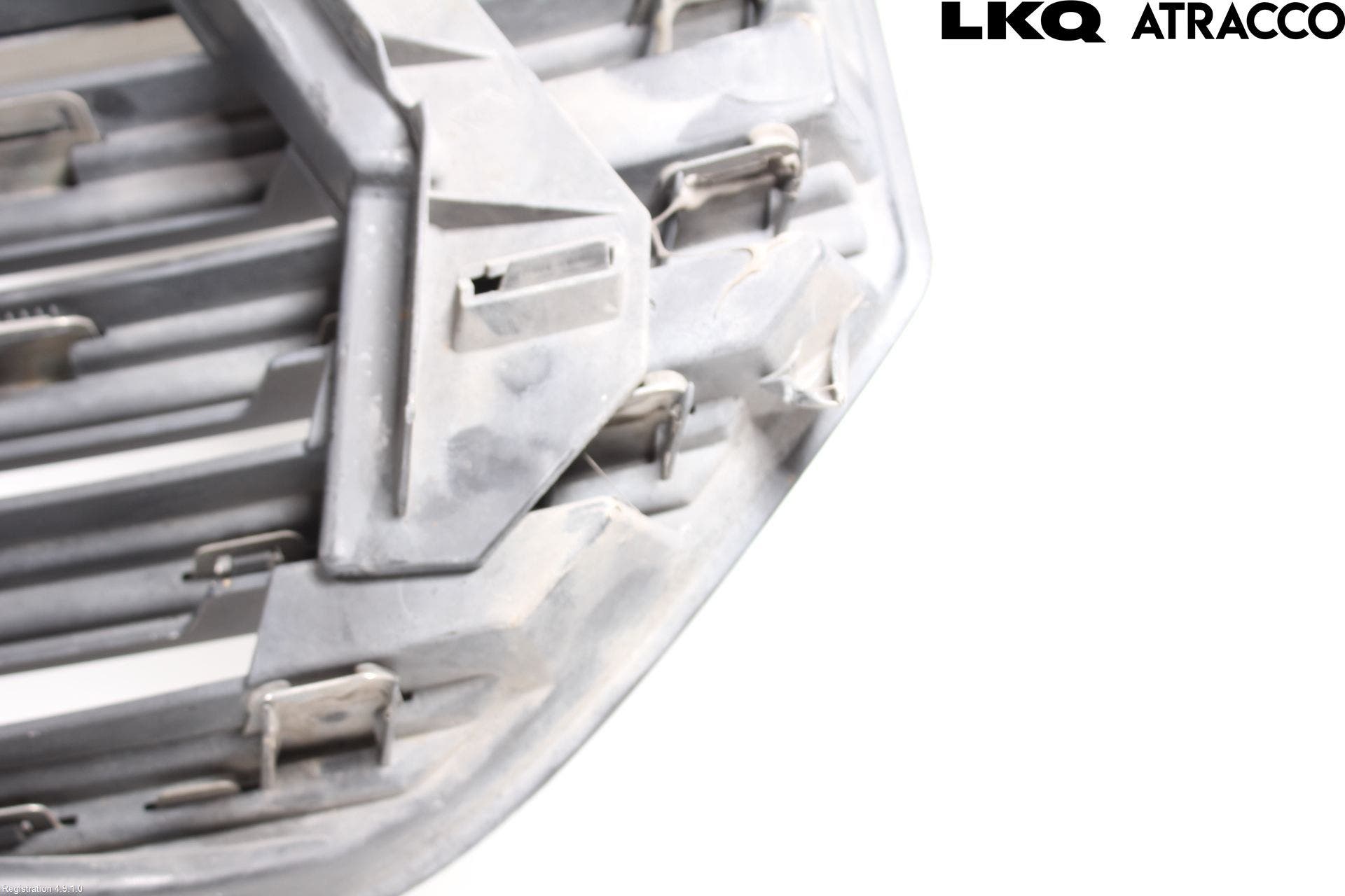 Opel VIVARO 15-19 Grill Komp