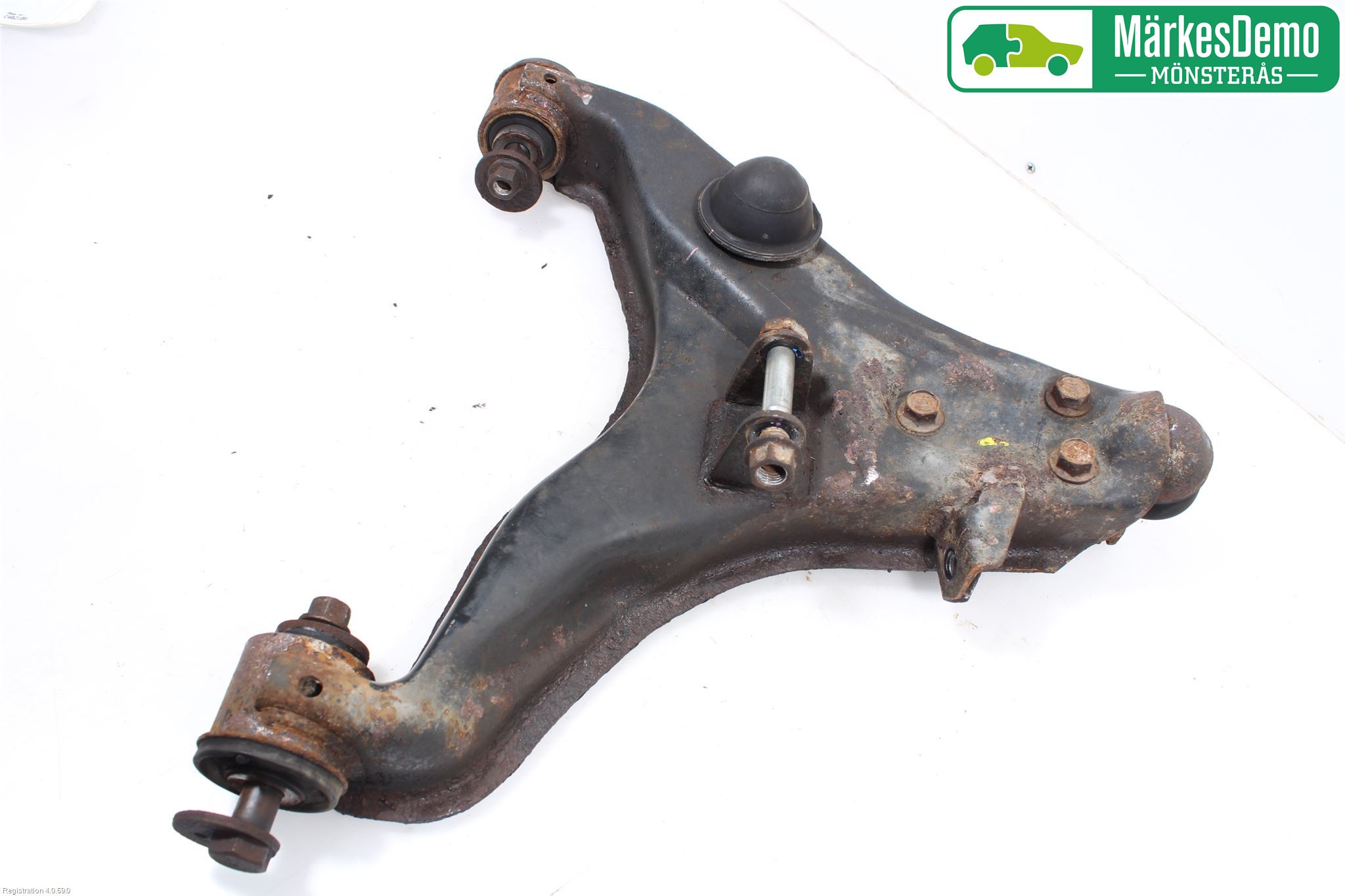 Mitsubishi L200 06-15 Bärarm Fram Undre Vä