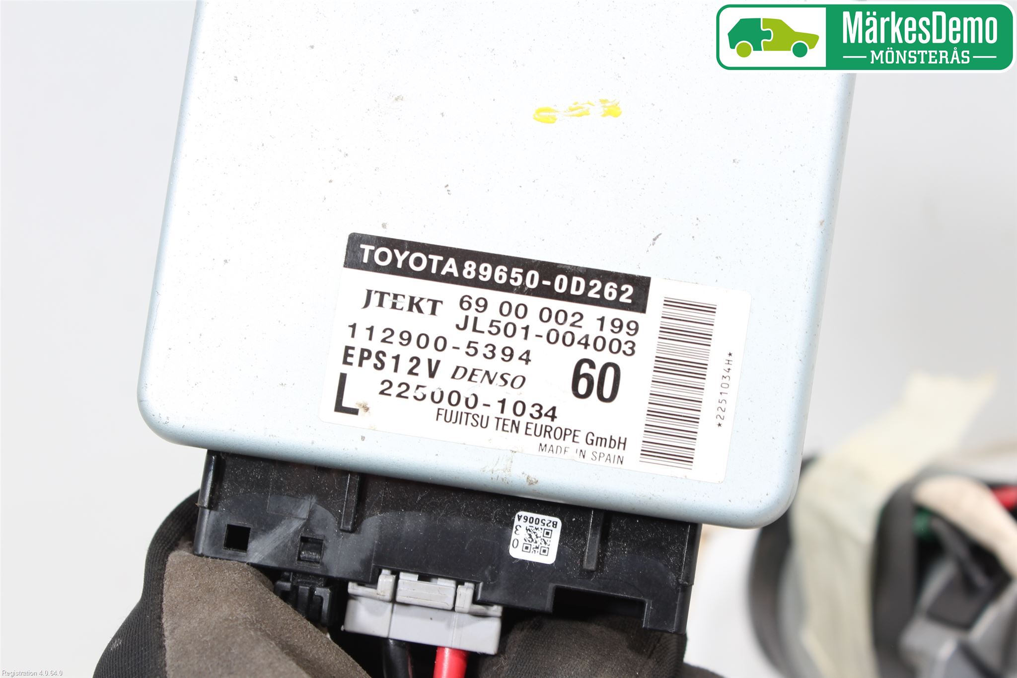 Toyota YARIS XP130 12-14 Rattaxelagg Med Inb Servo