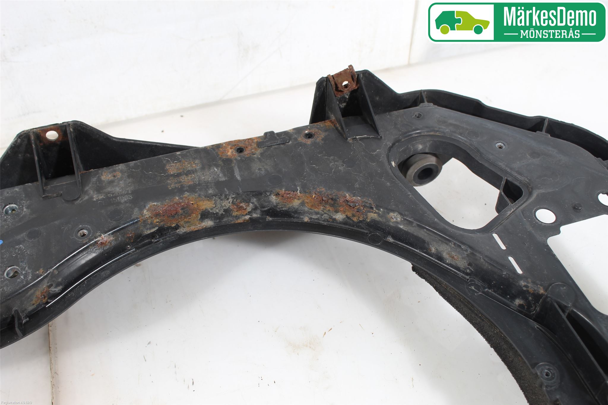 Audi A6/S6     05-11 Front Huvlåsplåt-Balk