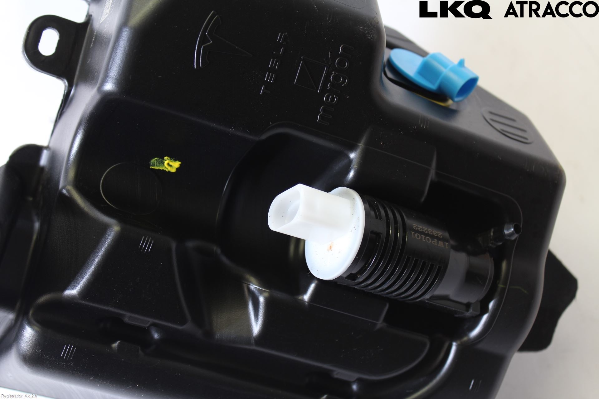 Tesla MODEL Y 21- Spolartank Vindruta