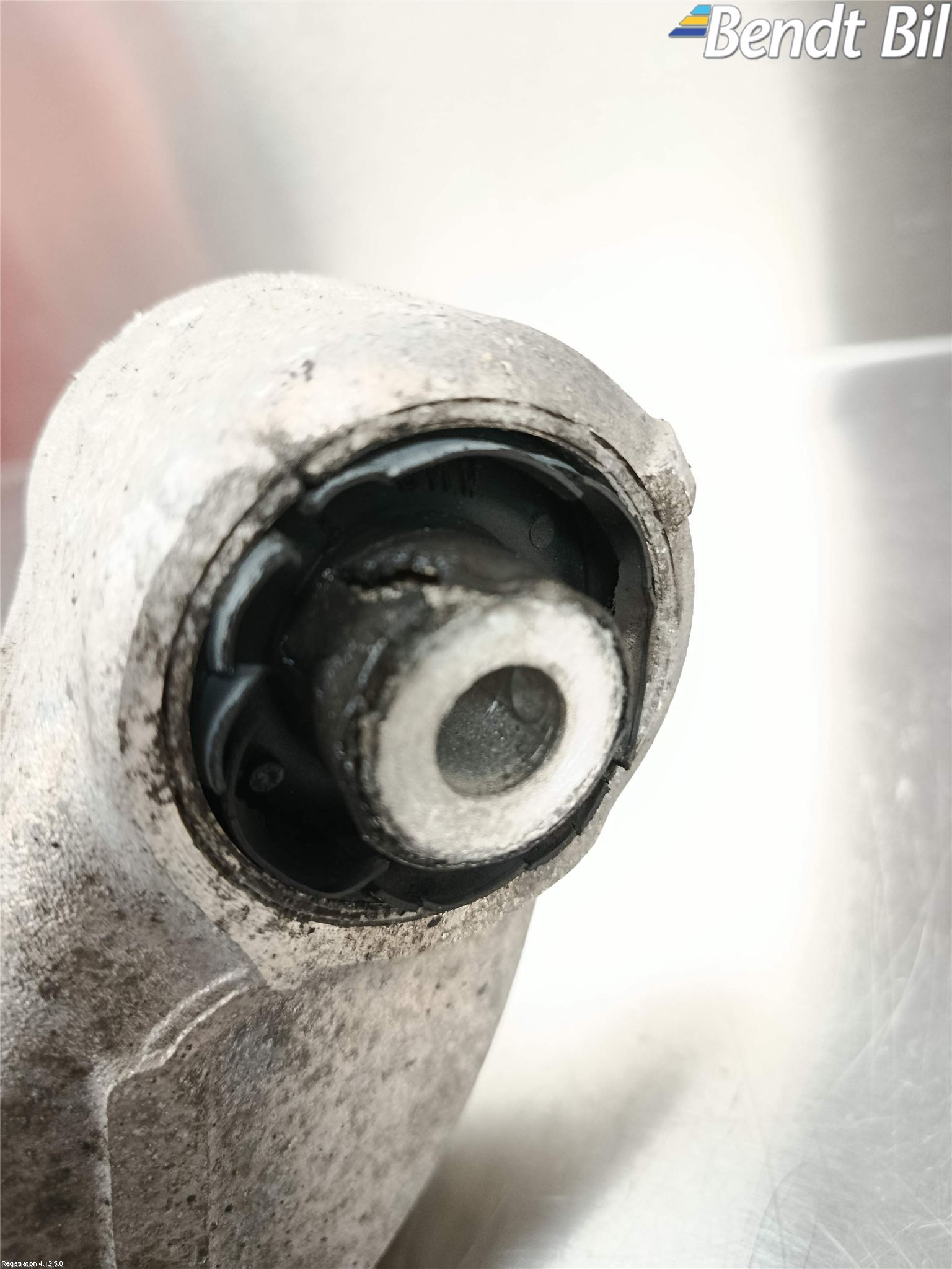 BMW 6 E63/64    02-10 Bärarm Bak Höger