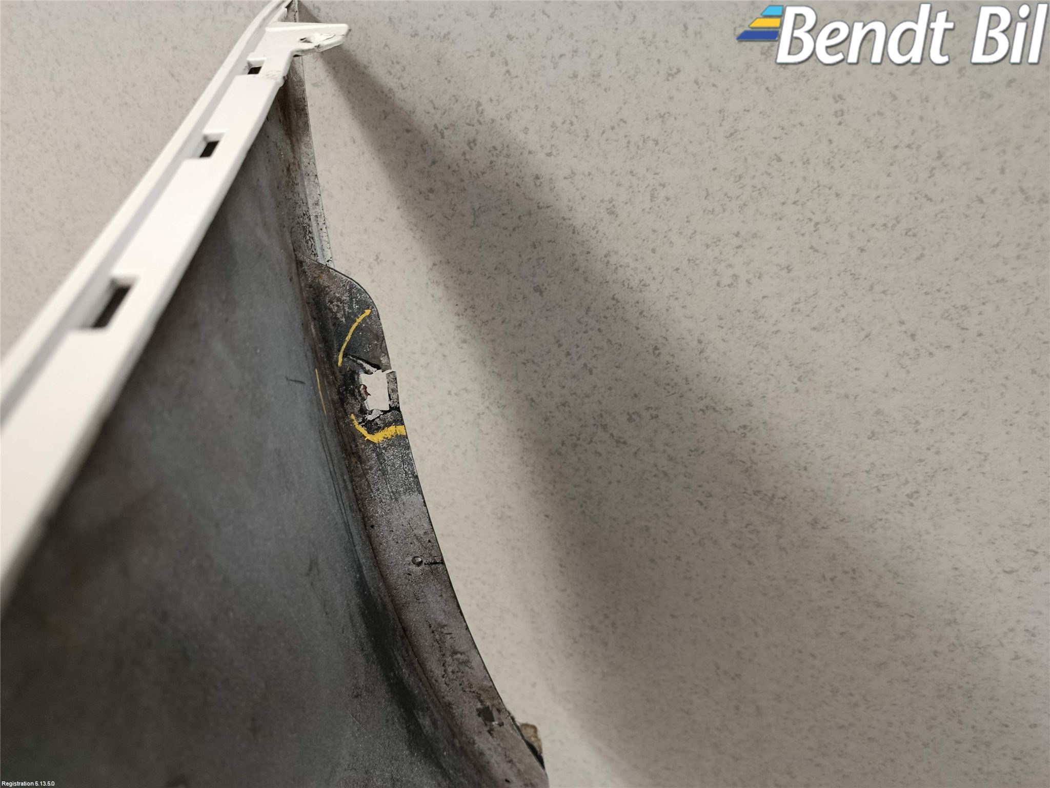 BMW 5 F10/F11/F18 09-17 Stötfångarbeklädnad Bak