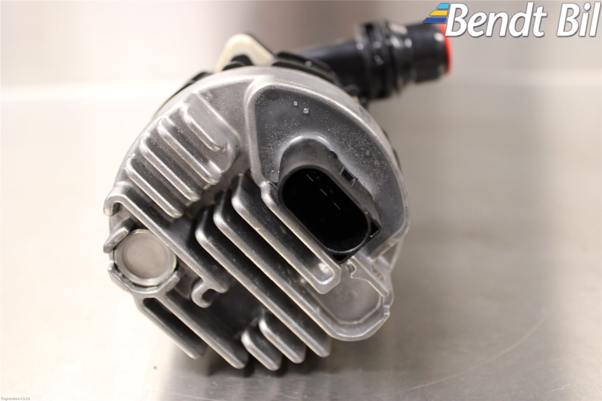BMW 5 G30/G31/F90 17-23 Vattenpump