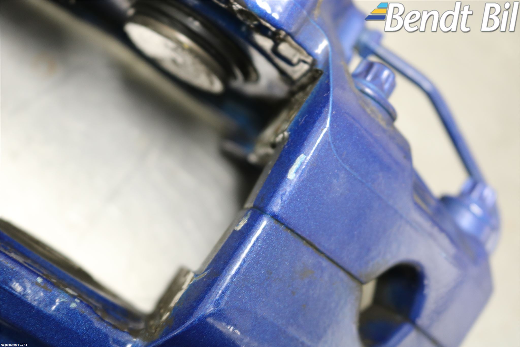 BMW 5 G30/G31/F90 17-23 Bromsok Fram Vänster