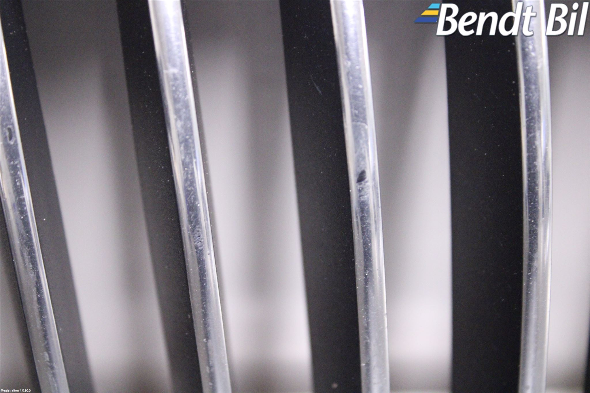 BMW 5 F10/F11/F18 09-17 Grilldel Höger