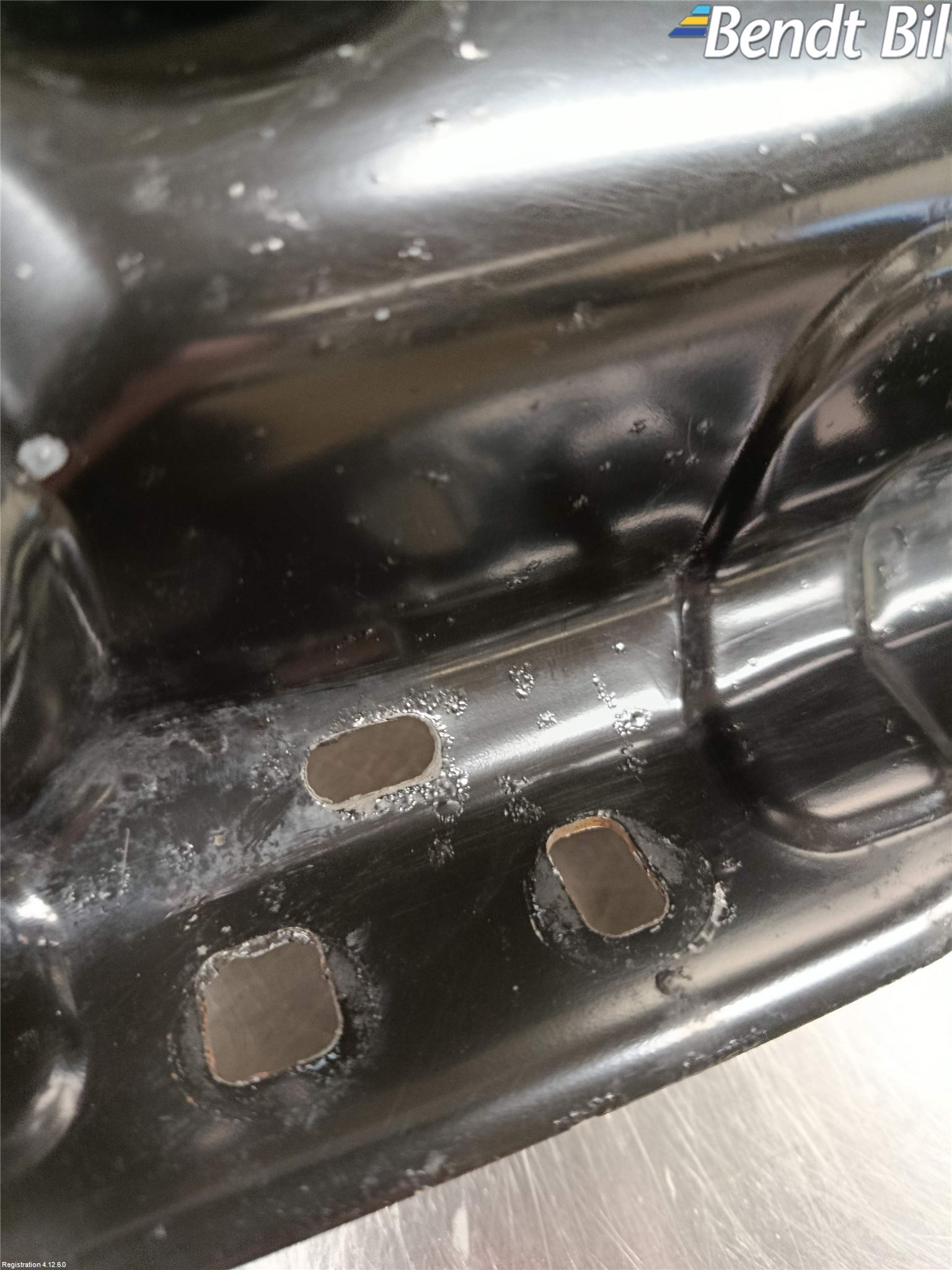 BMW 1 F20/F21 11-19 Front Huvlåsplåt-Balk