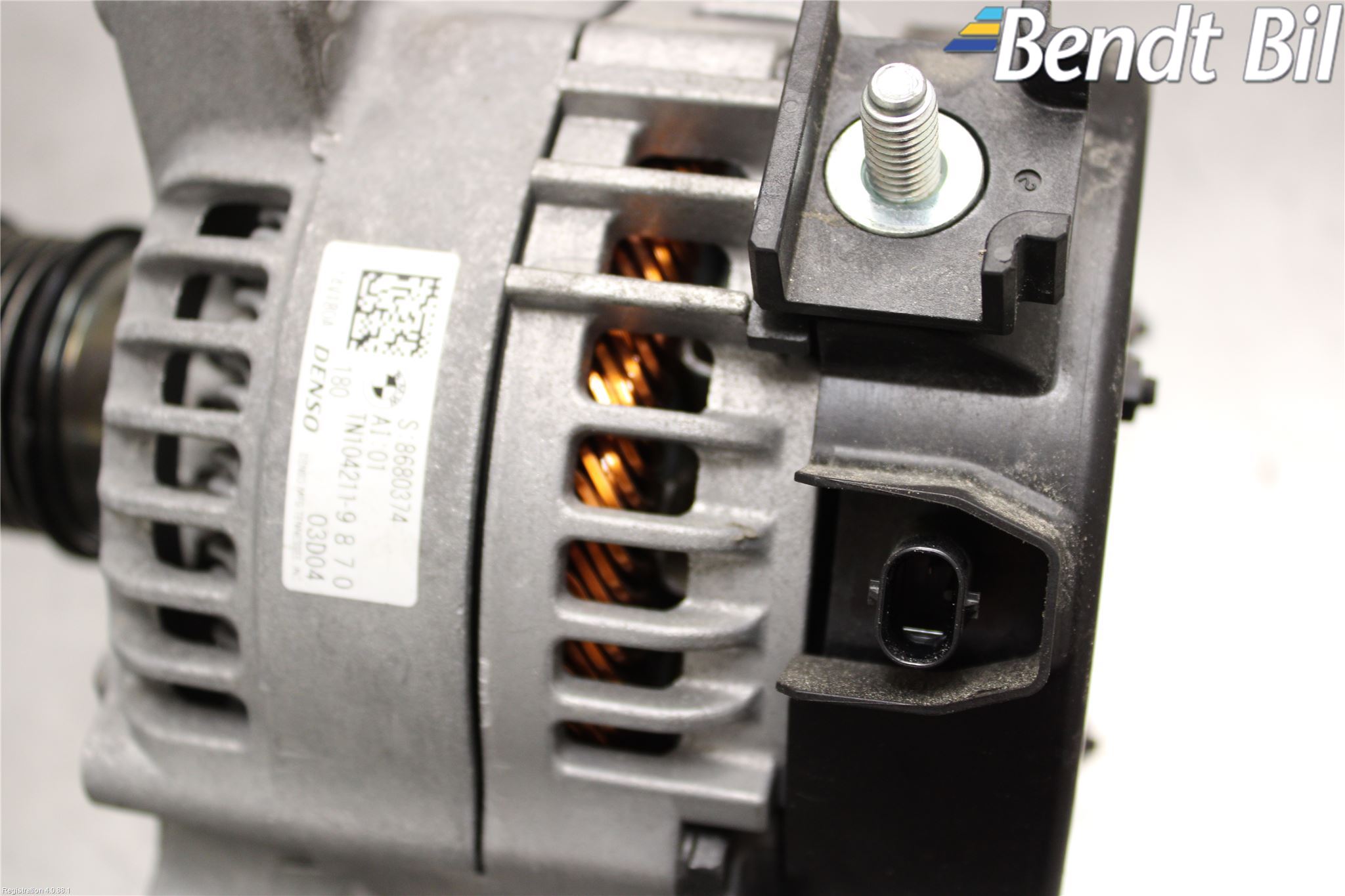 Mini COOPER CLUBMAN F54 16- Generator
