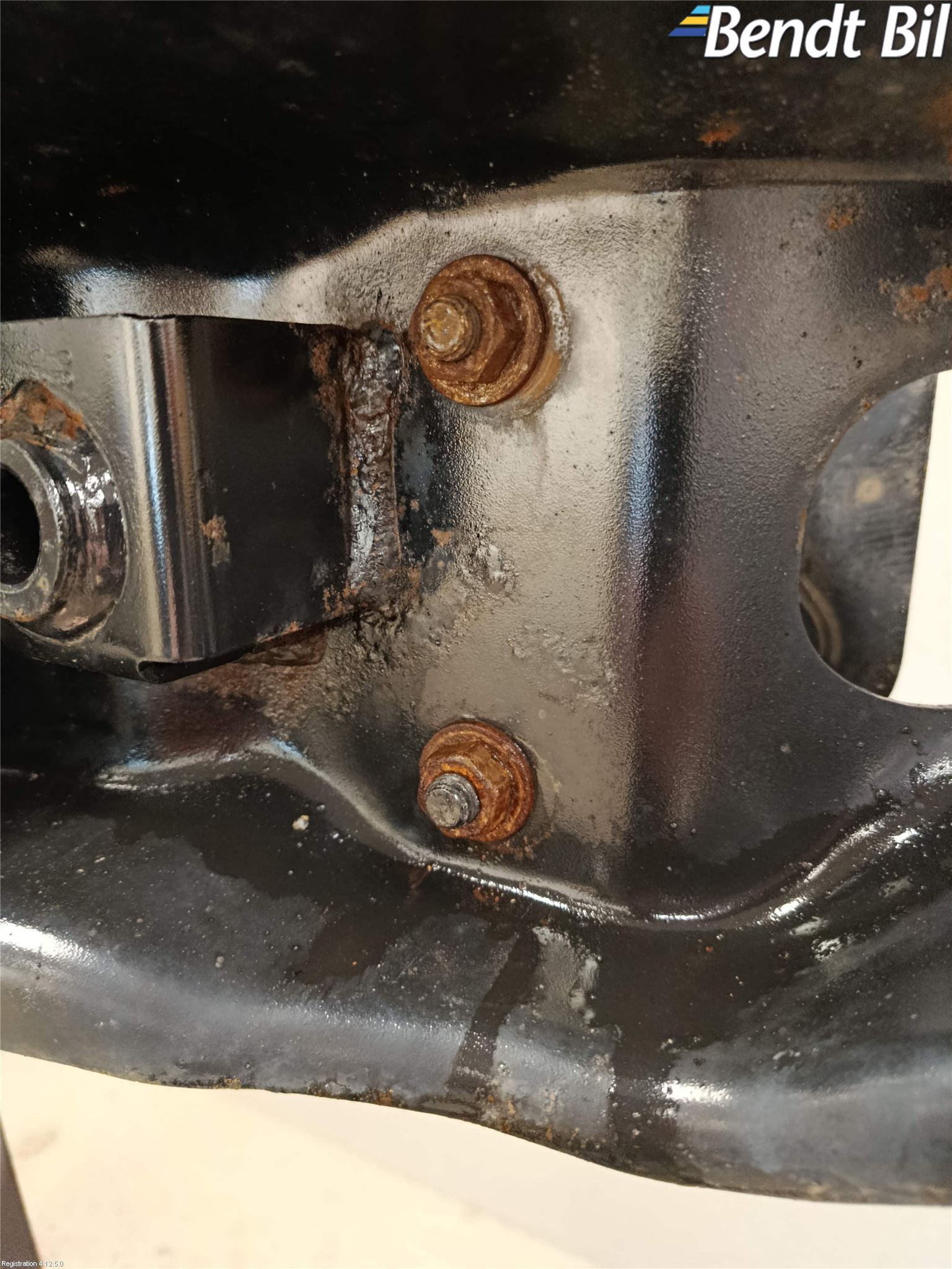 BMW 6 E63/64    02-10 Stötfångarbalk Bak