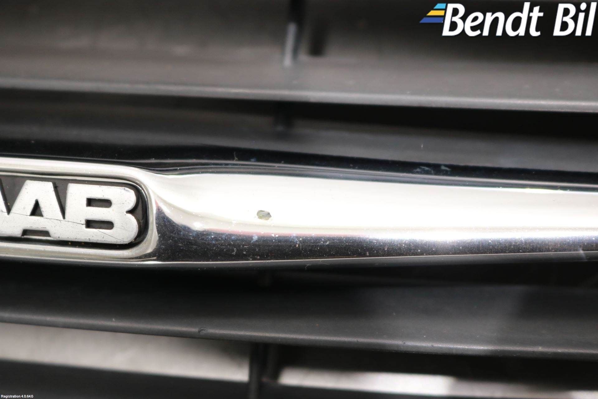 Saab 9-3 VER 2 Grilldel Mitt