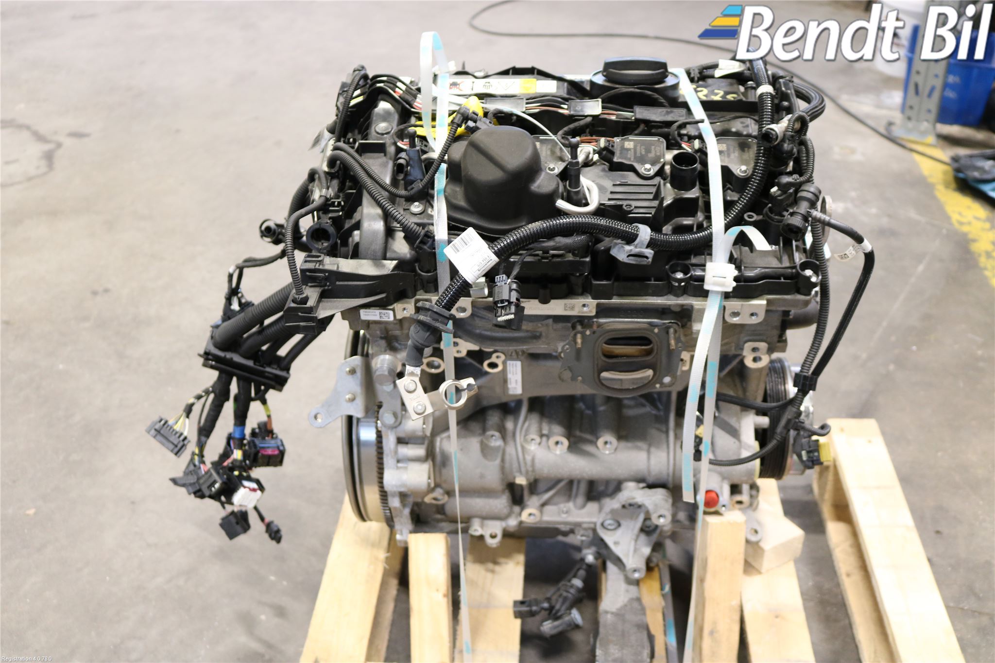 Mini COOPER CLUBMAN F54 16- Motor Bensin