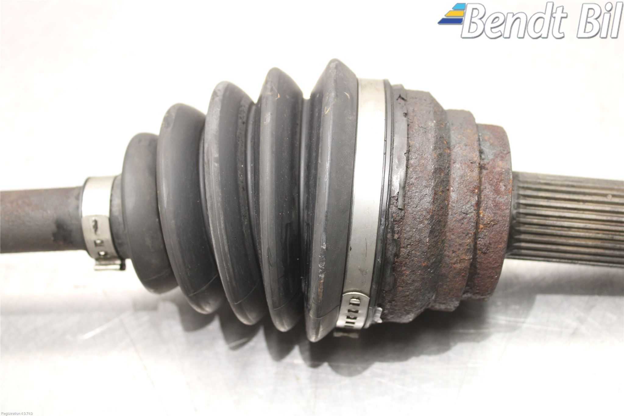 BMW X6 E71/E72   08-14 Drivaxel Fram Vänster