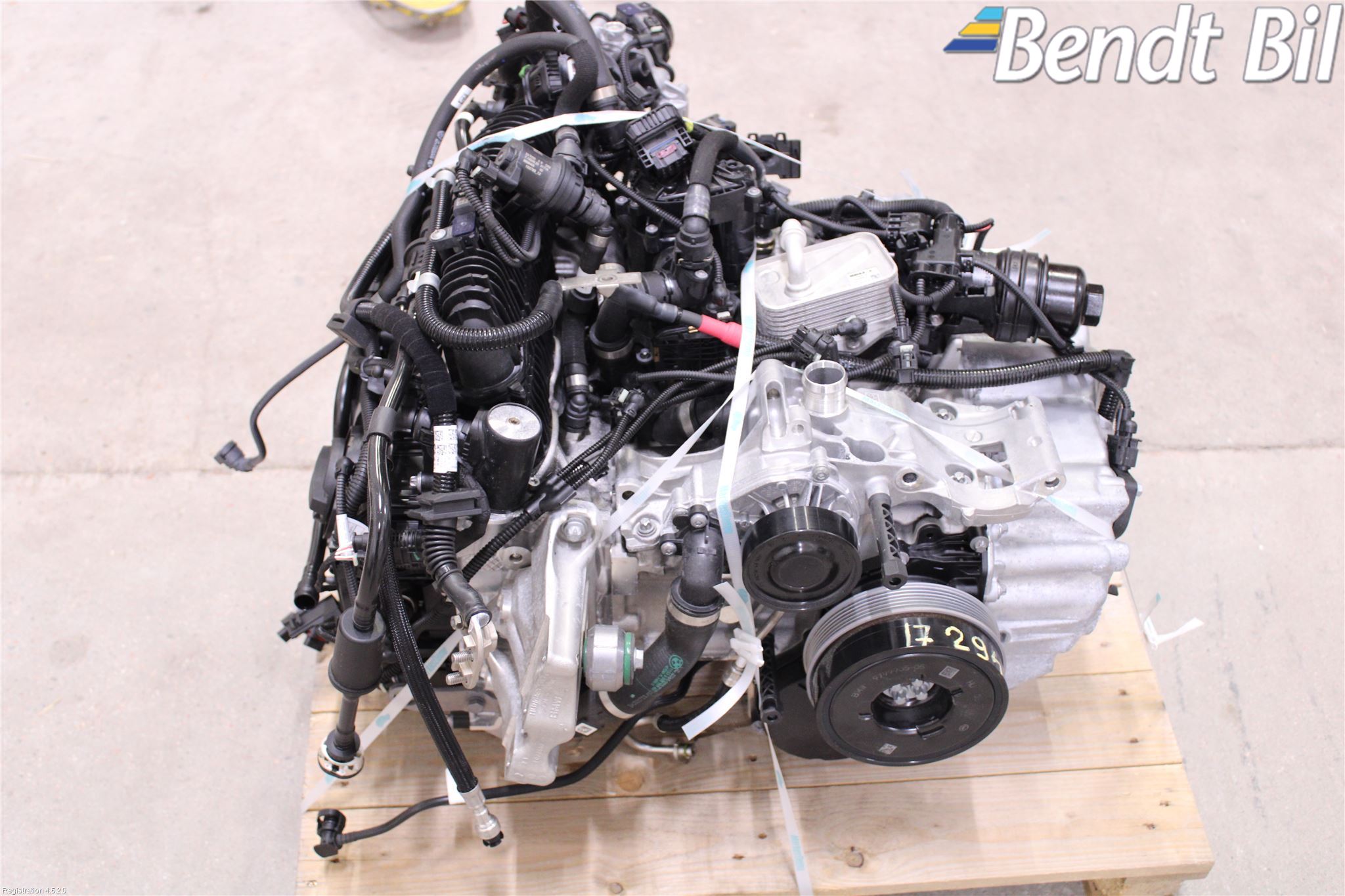 BMW X1/iX1 U11 23- Motor Bensin
