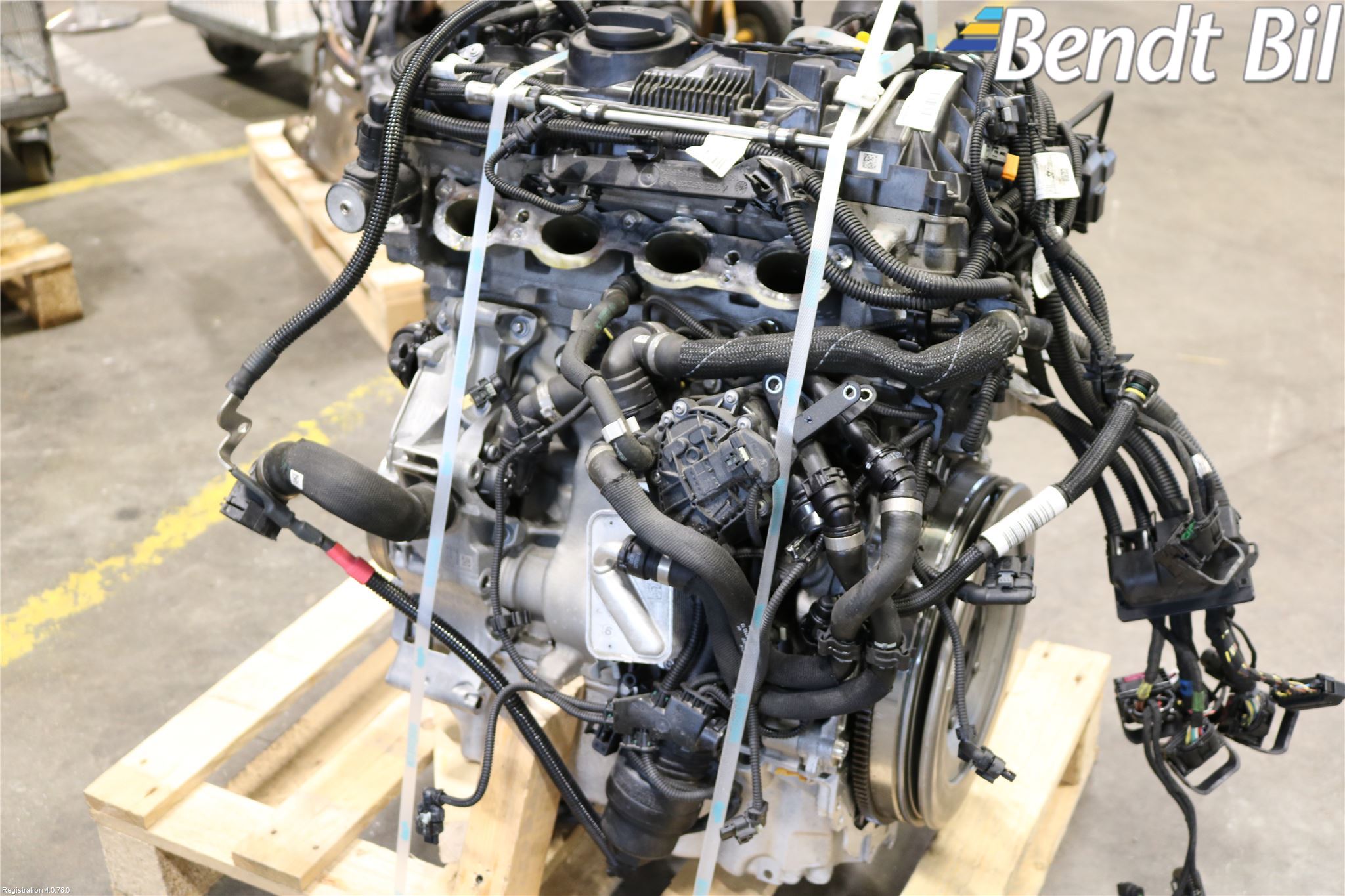 Mini COOPER CLUBMAN F54 16- Motor Bensin