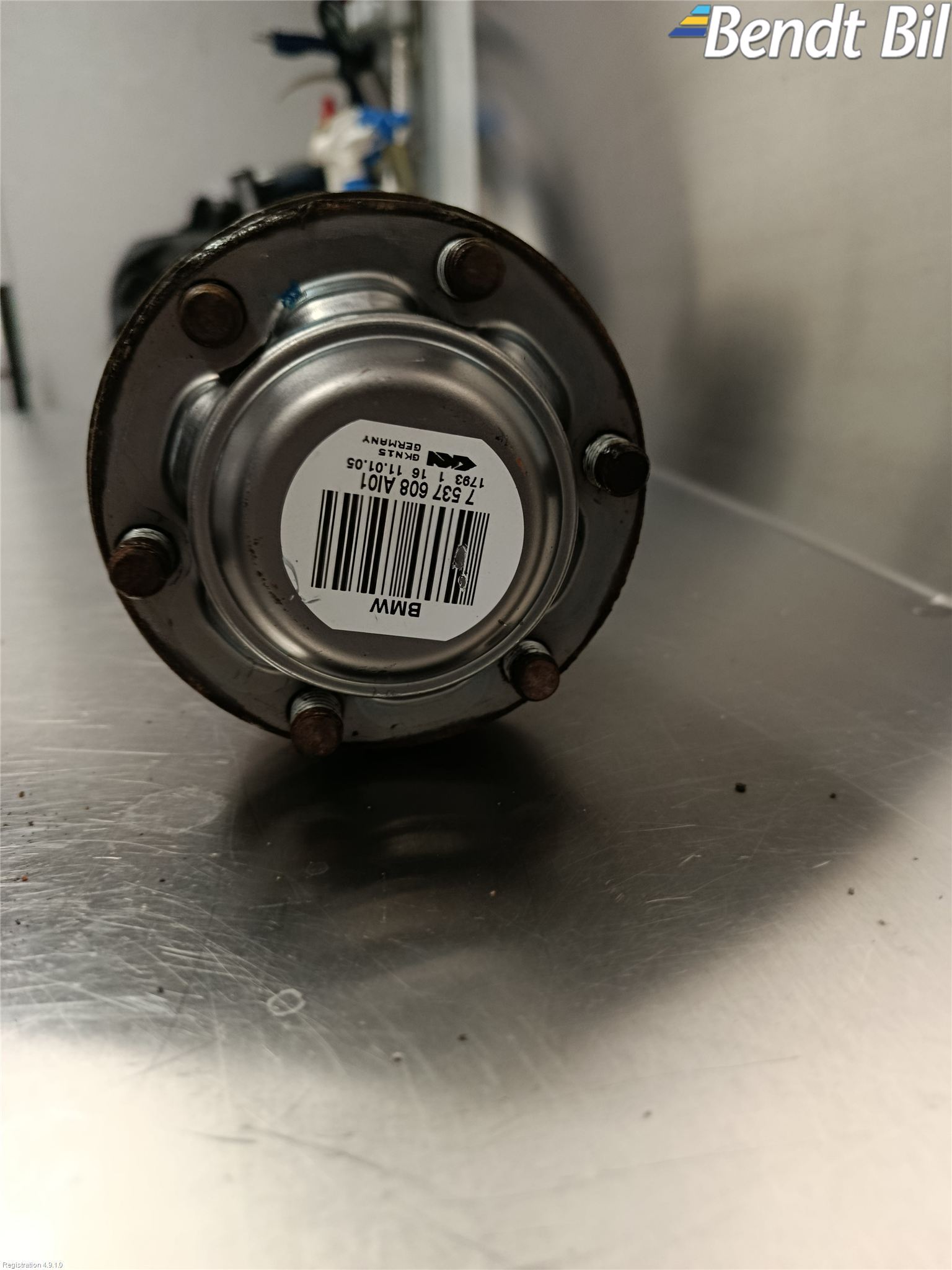 BMW X3 E83     03-10 Drivaxel Bak Höger