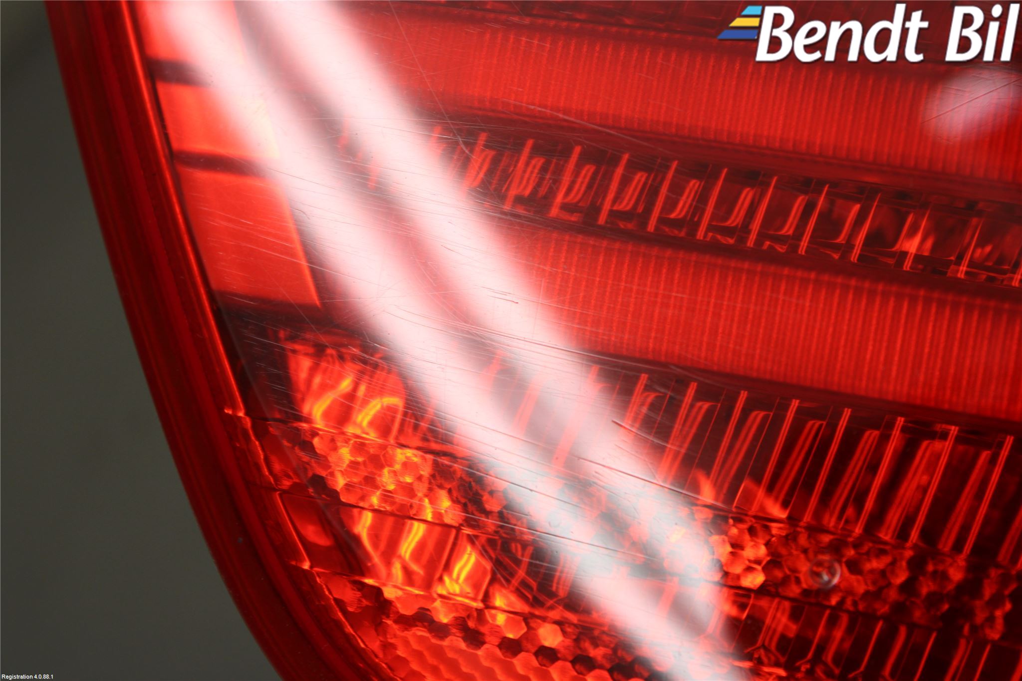 BMW 3 E90/91 SED/TOU 05-12 Bakljus Lucka Hö