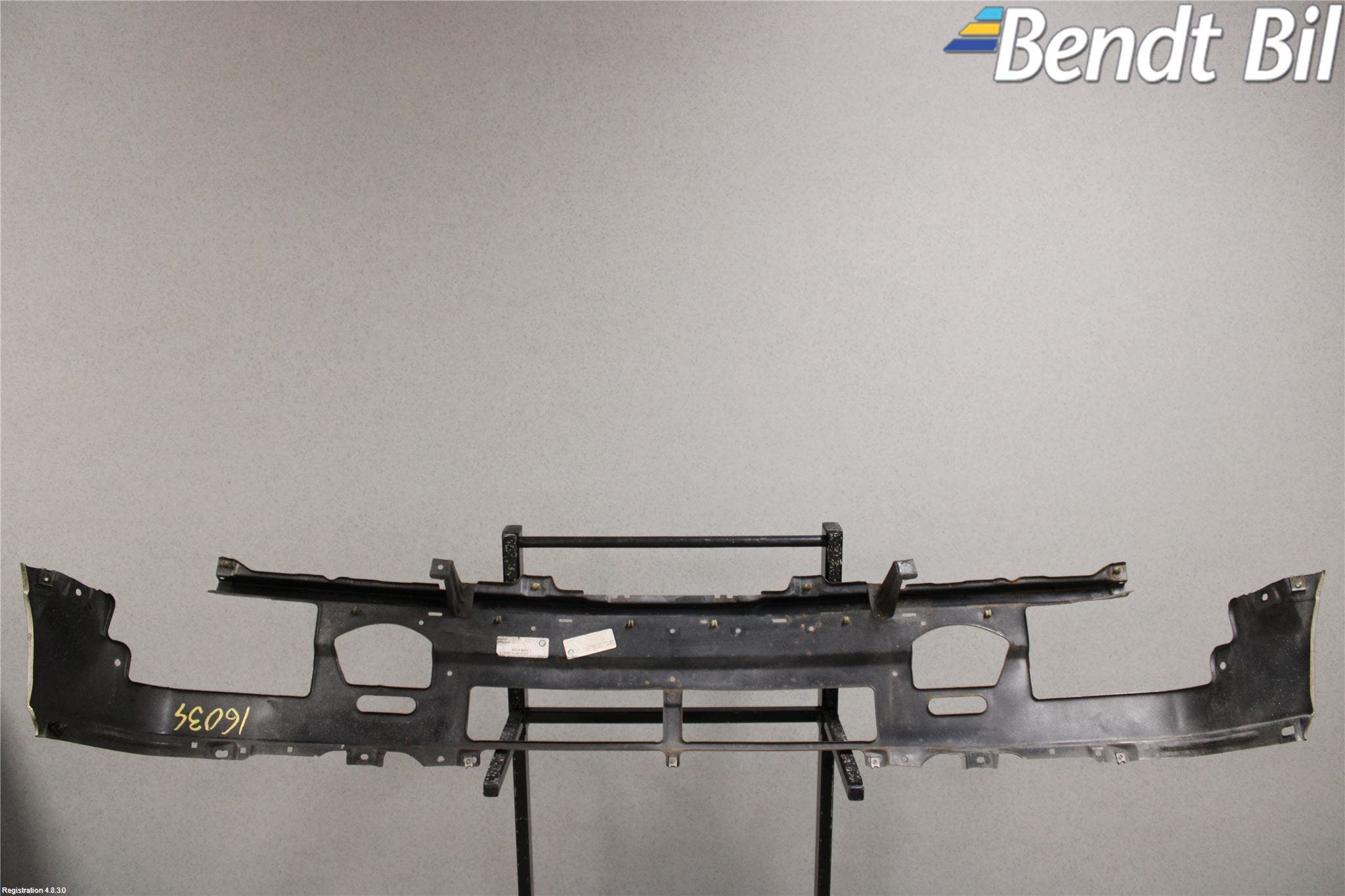 BMW 3 E30 83-94 Frontplåt