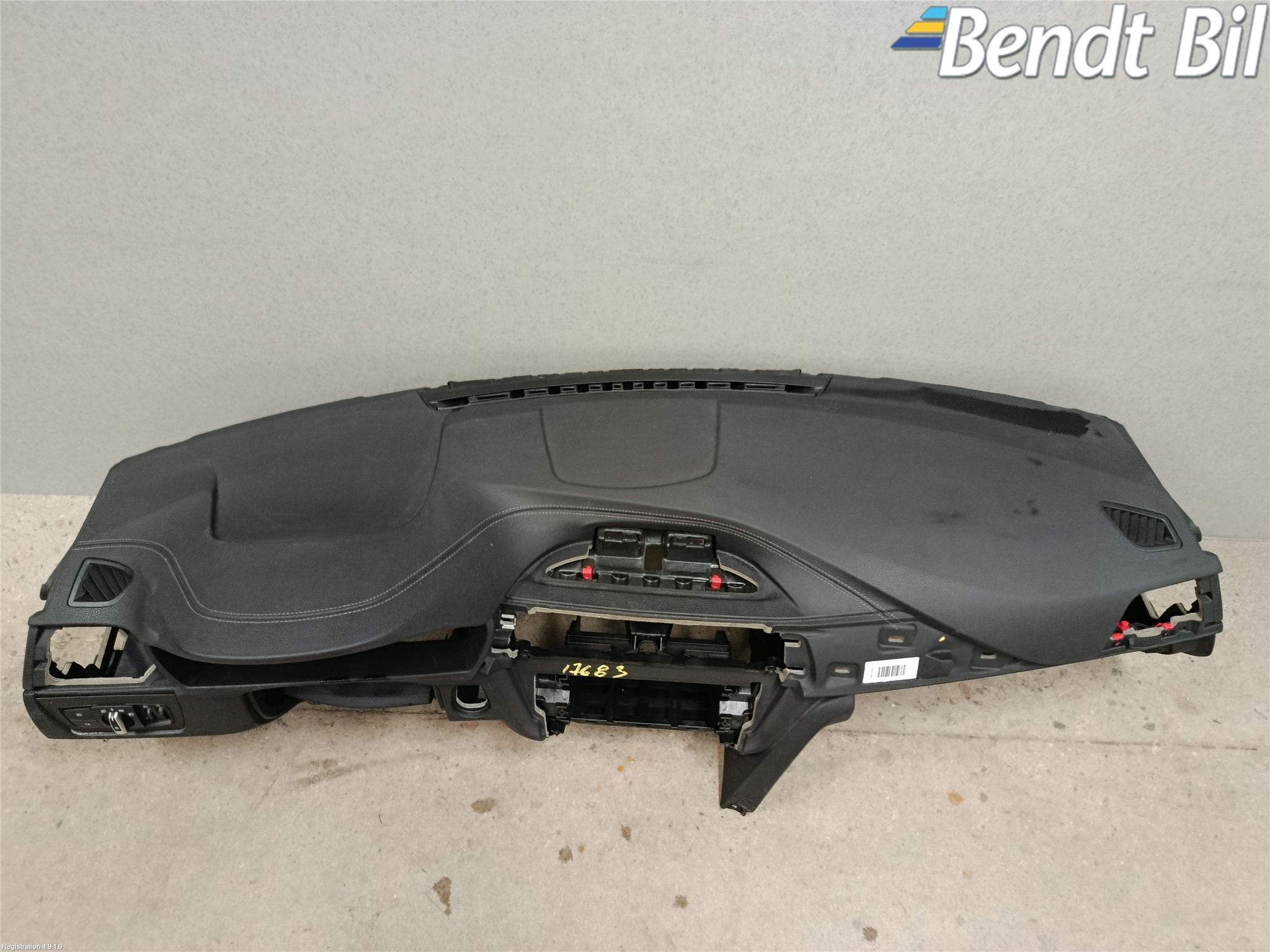 BMW 3 F30/F31/F80 12-19 Instrumentbräda