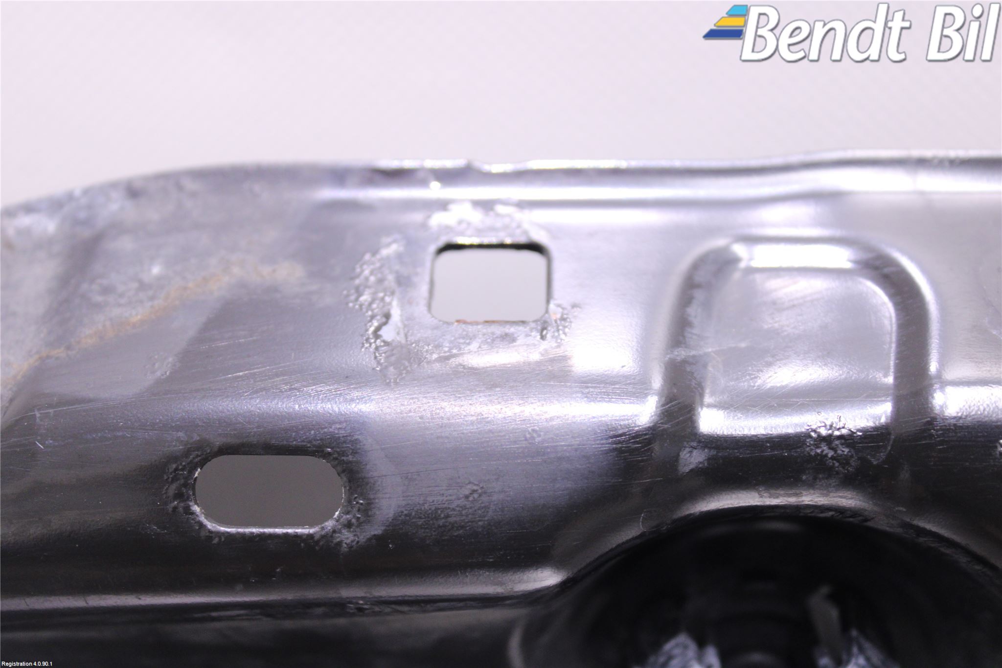 BMW 1 F20/F21 11-19 Front Huvlåsplåt-Balk