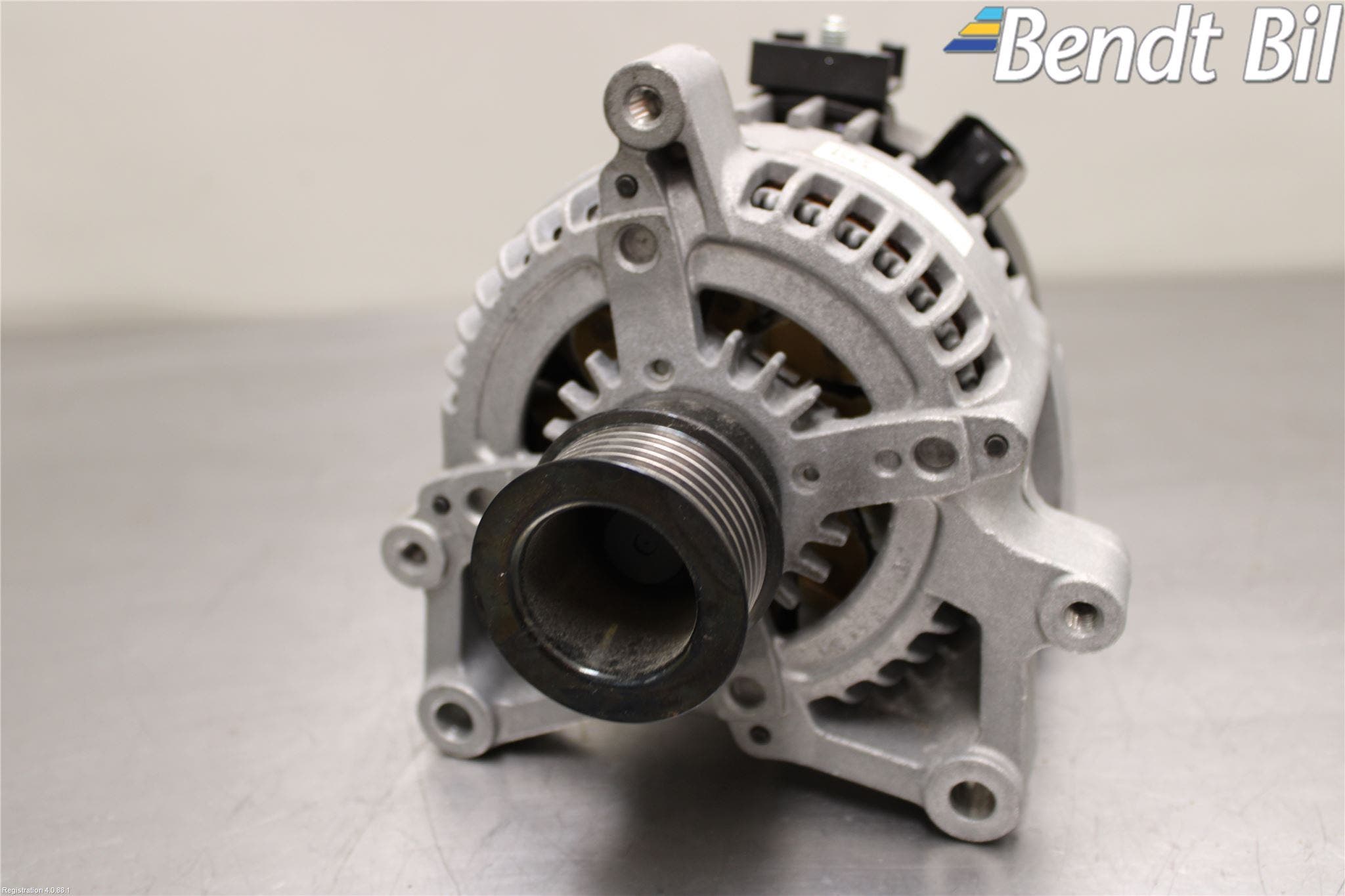 Mini COOPER CLUBMAN F54 16- Generator