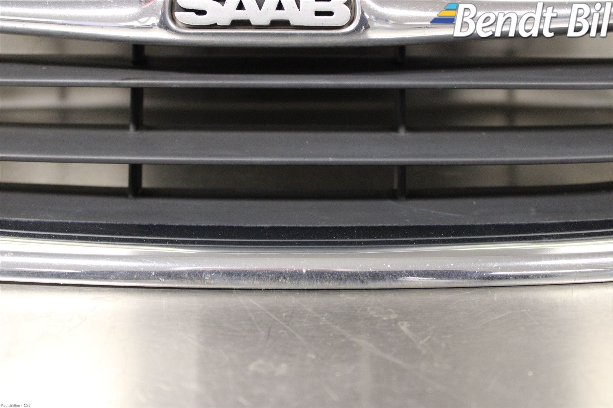 Saab 9-3 VER 2 Grilldel Mitt