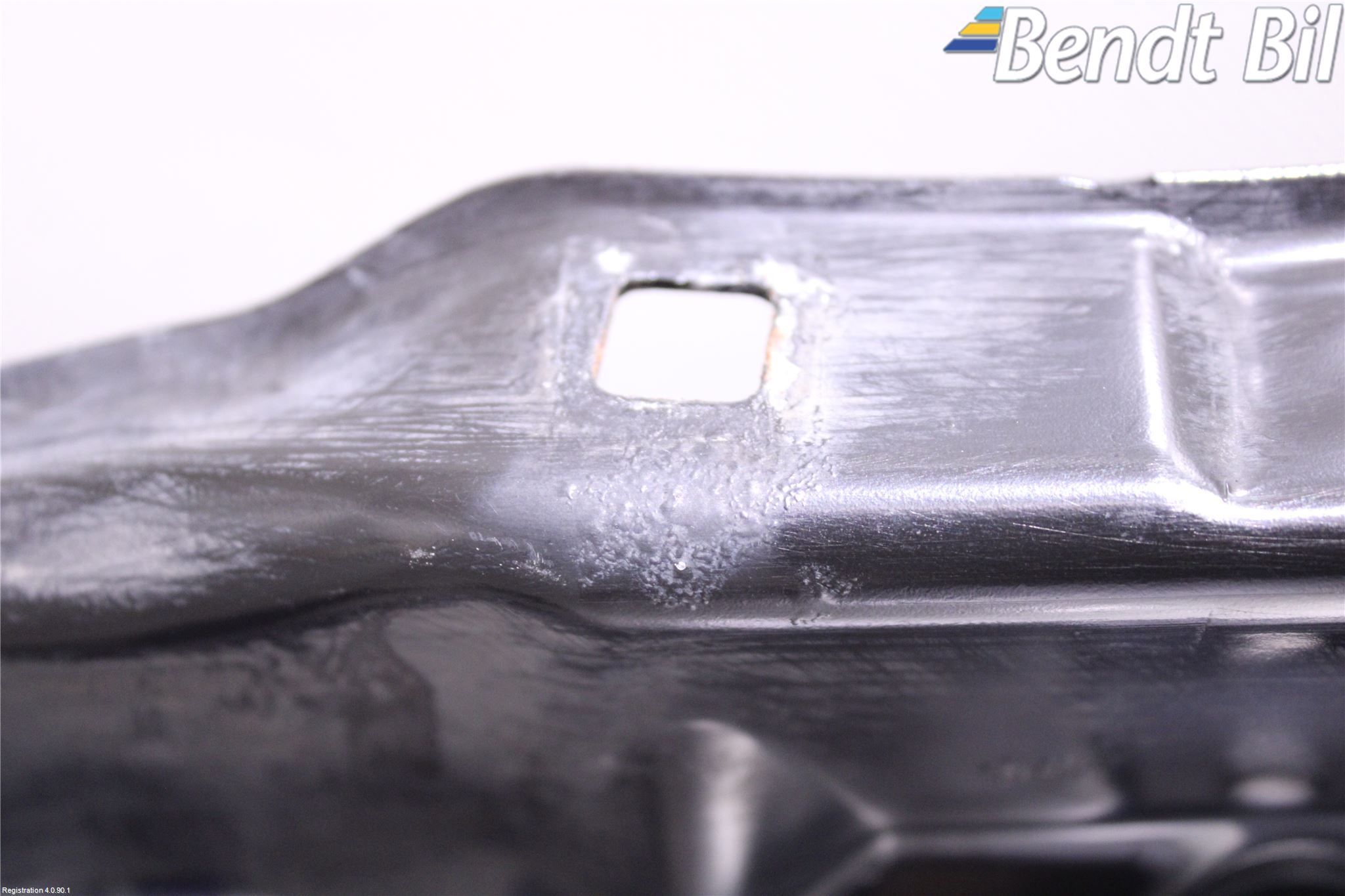 BMW 1 F20/F21 11-19 Front Huvlåsplåt-Balk