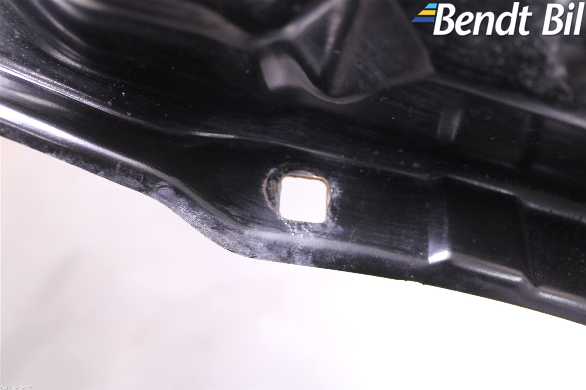 BMW 3 F30/F31/F80 12-19 Front Huvlåsplåt-Balk