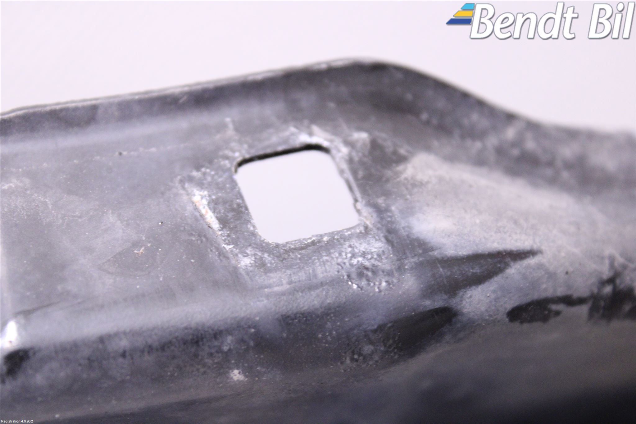 BMW 1 F20/F21 11-19 Front Huvlåsplåt-Balk