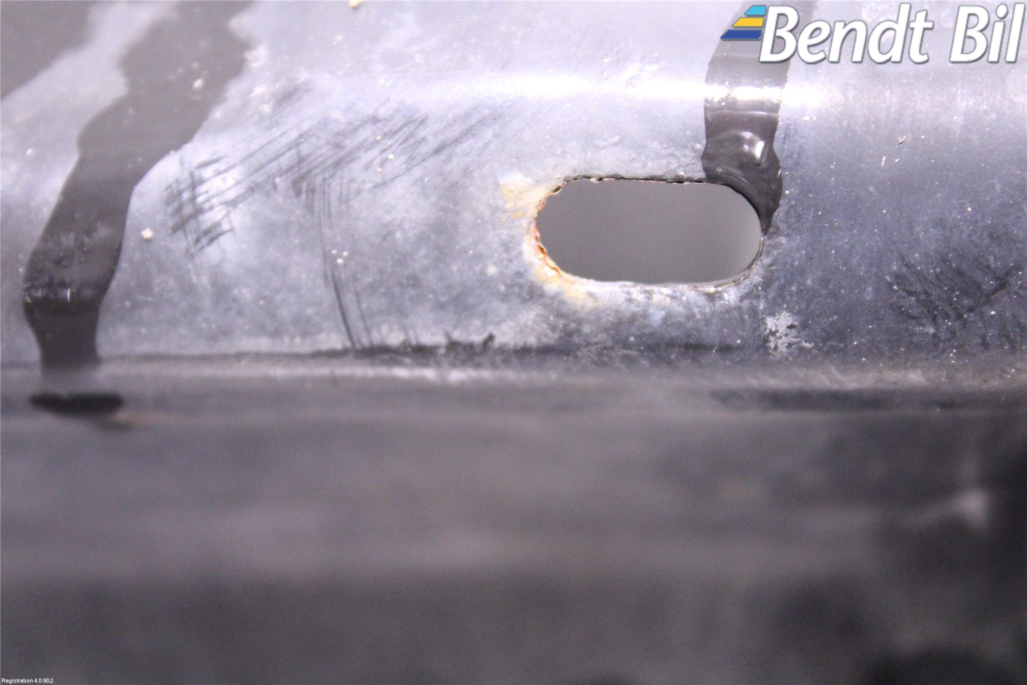 BMW 1 F20/F21 11-19 Front Huvlåsplåt-Balk