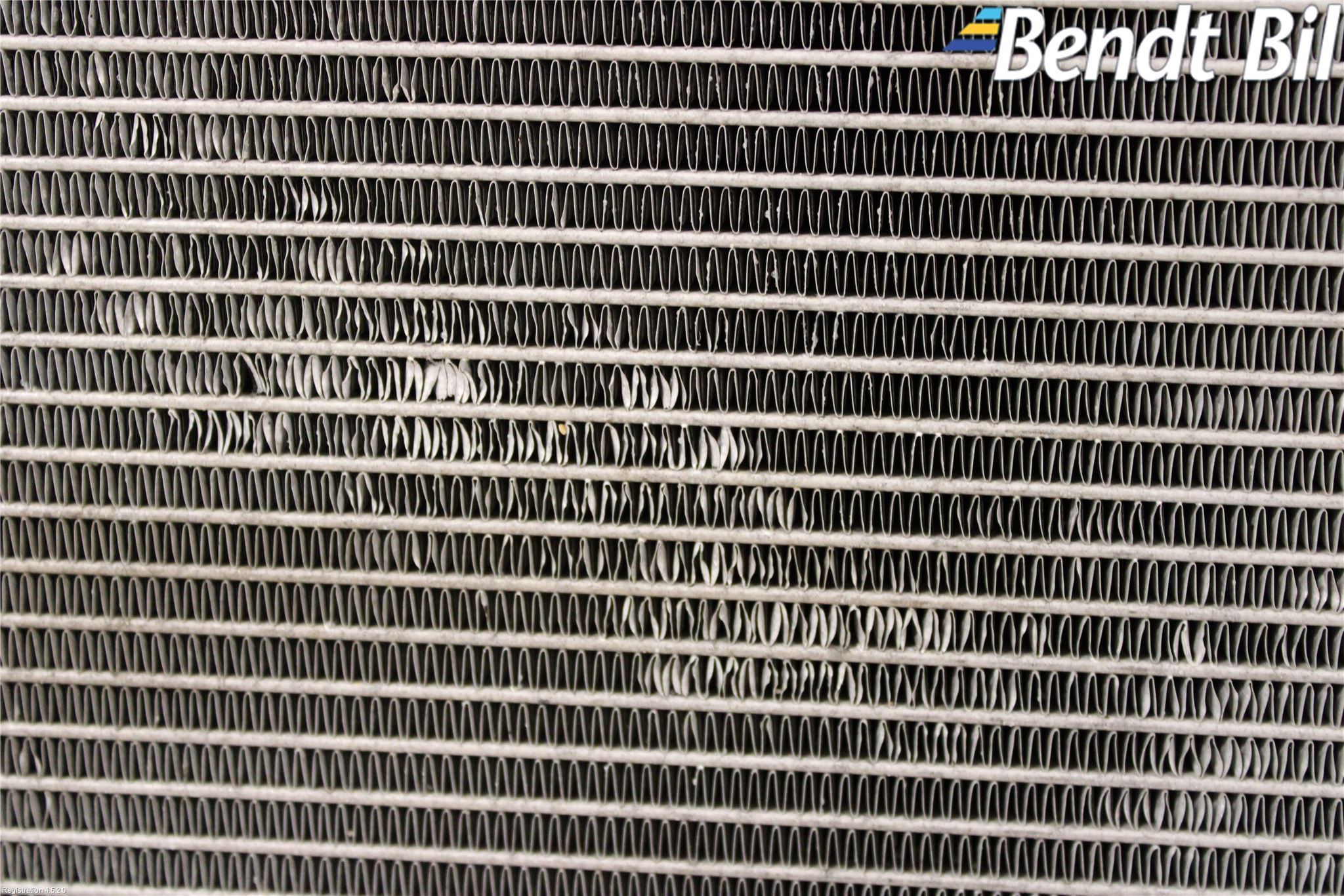 BMW 3 E90/91 SED/TOU 05-12 Kylare Aut