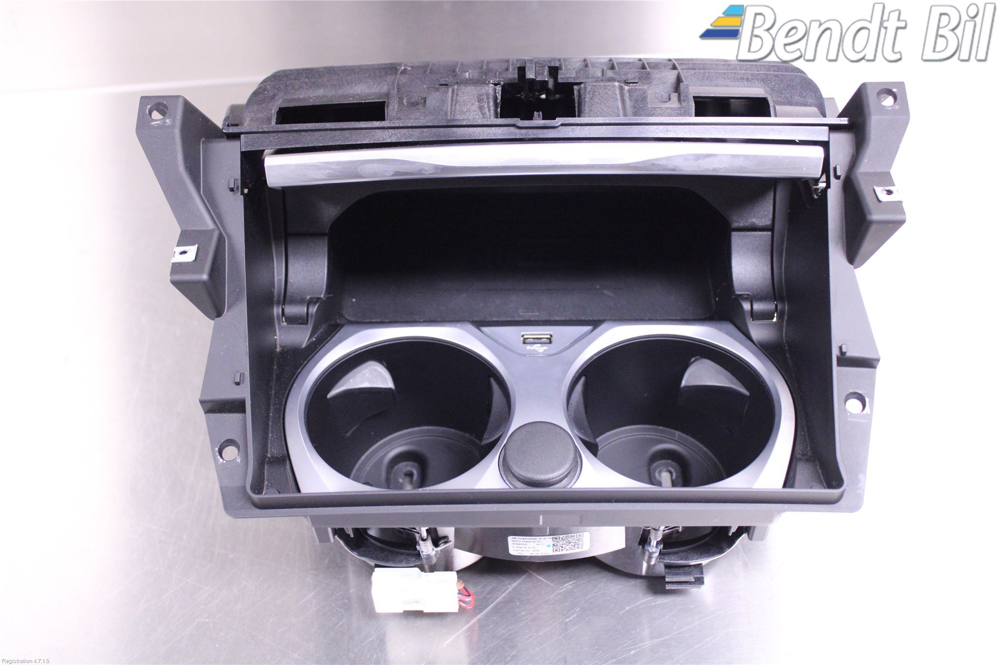 BMW 8 G14/G15/G16 18- Instrumentkonsoll Mitt