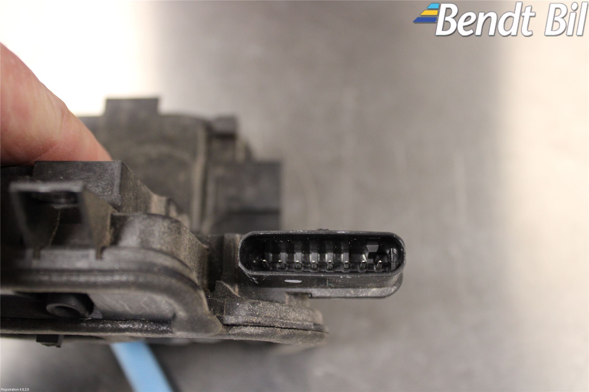 BMW iX I20 22- Låskista-Dörrlås