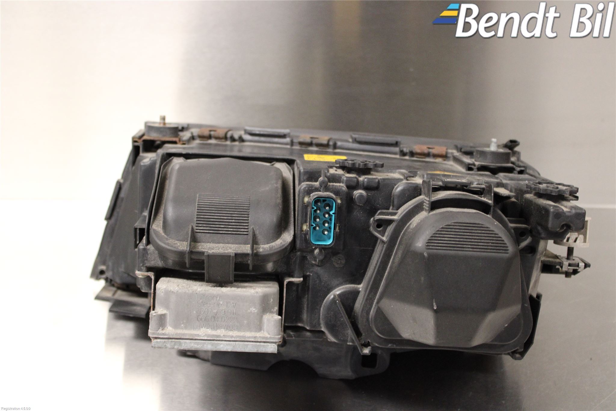 BMW 7 E38      93-01 Strålkastare Höger