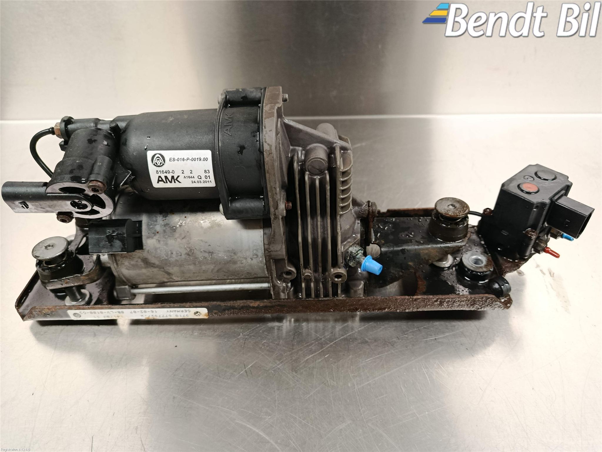 BMW 5 E60/61 Sed/Tou 02-10 Kompressor Stöt-Fjädring