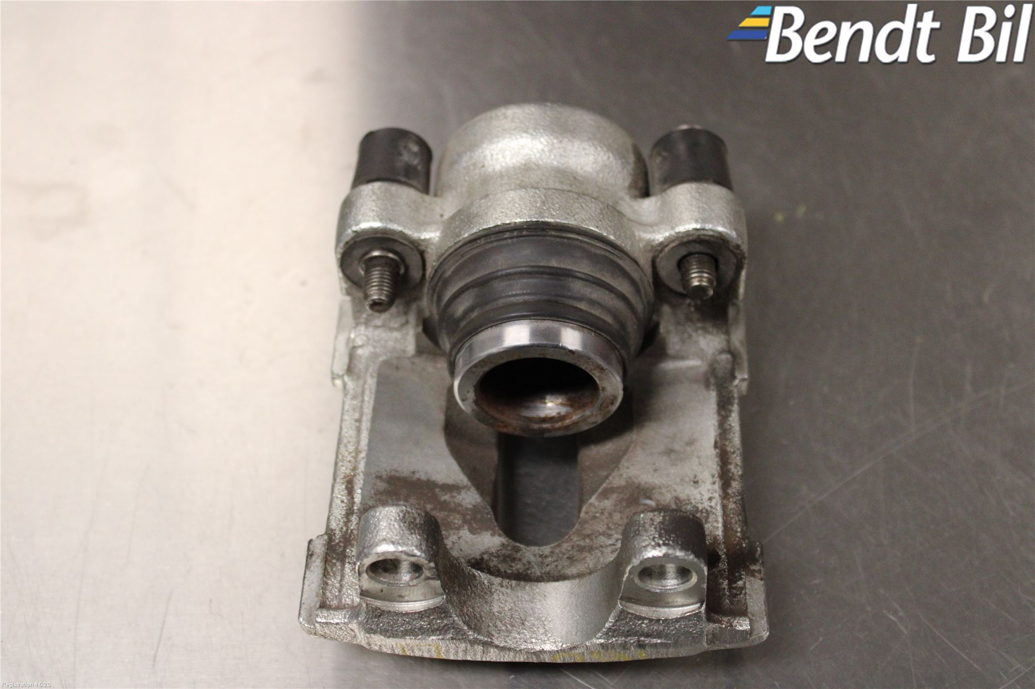 BMW 1 E87/81 5D/3D 03-11 Bromsok Bak Höger