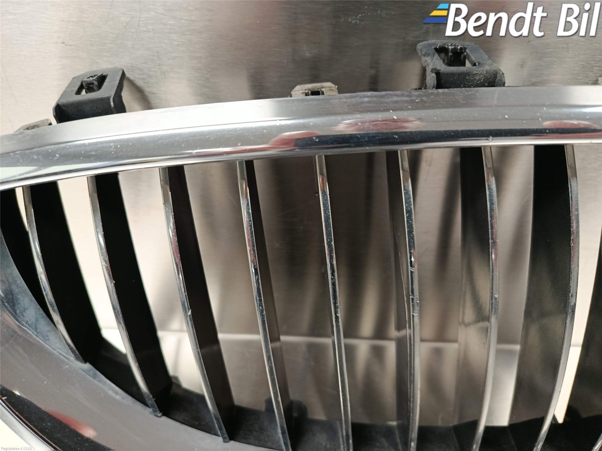 BMW 5 E60/61 Sed/Tou 02-10 Grilldel Höger