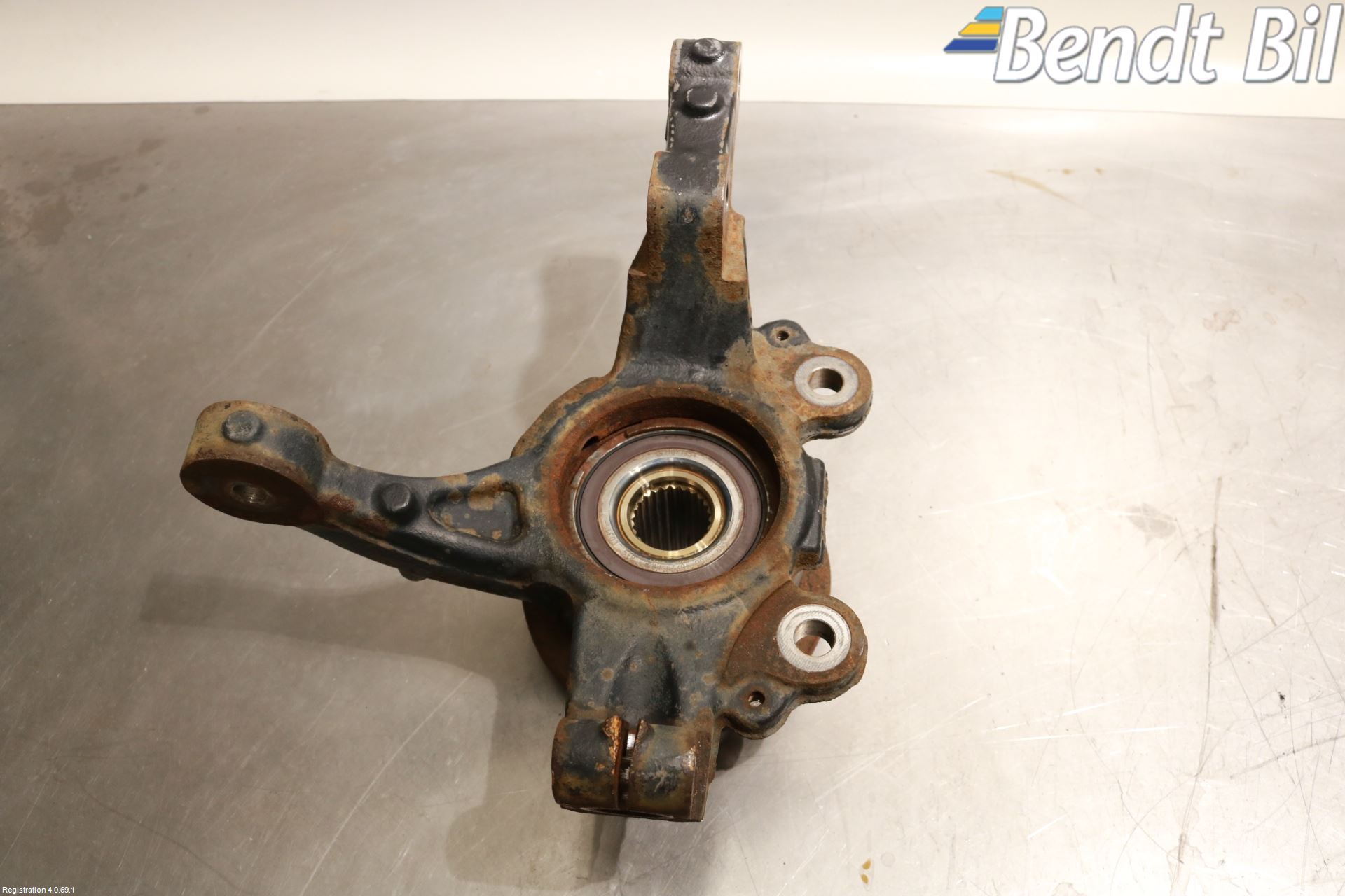 Opel COMBO D 12-18 Styrspindel Lagerhus Vä