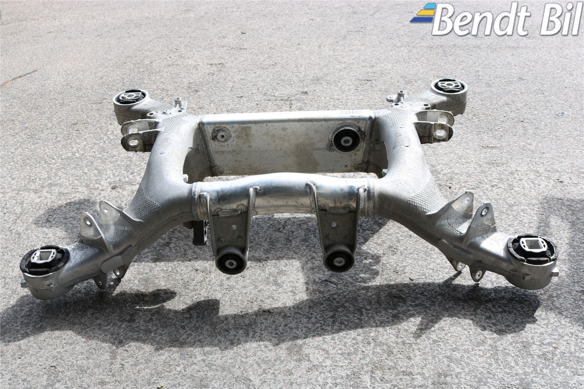 BMW 5 G30/G31/F90 17-23 Bakaxelbalk