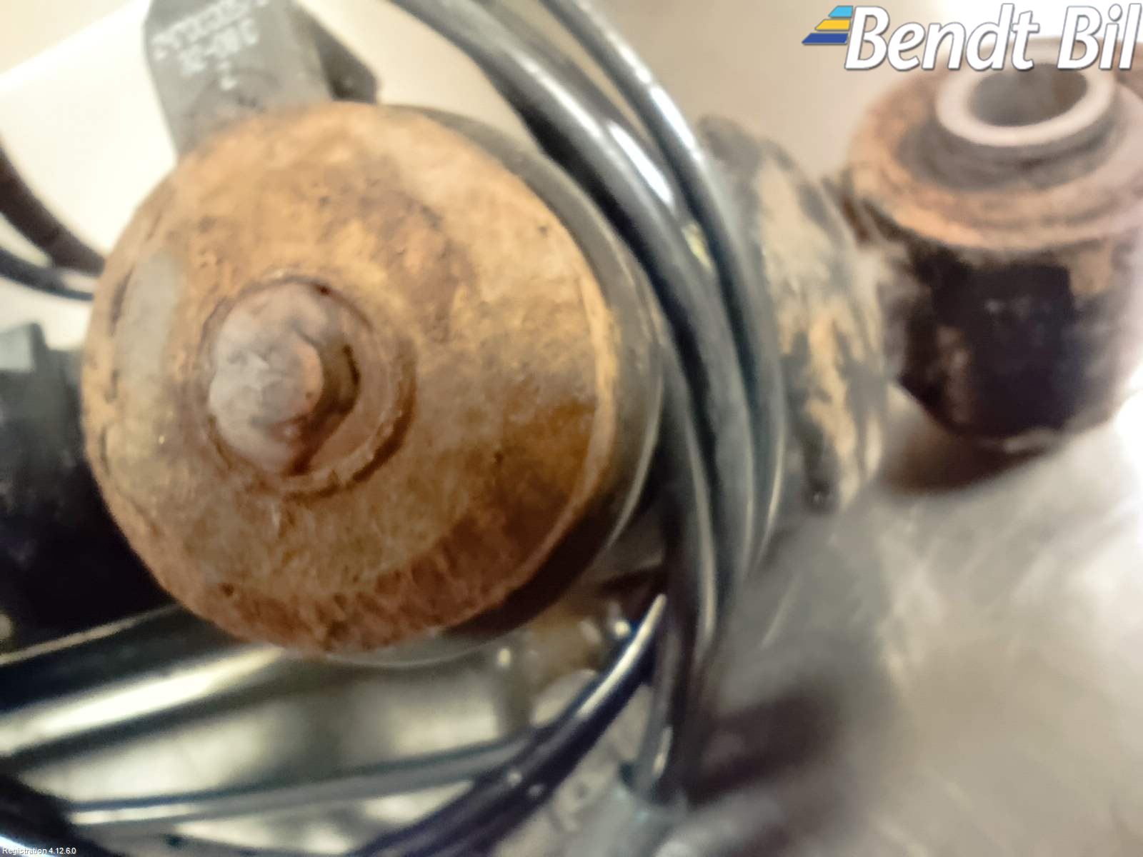 BMW X6 E71/E72   08-14 Stötdämpare Bak