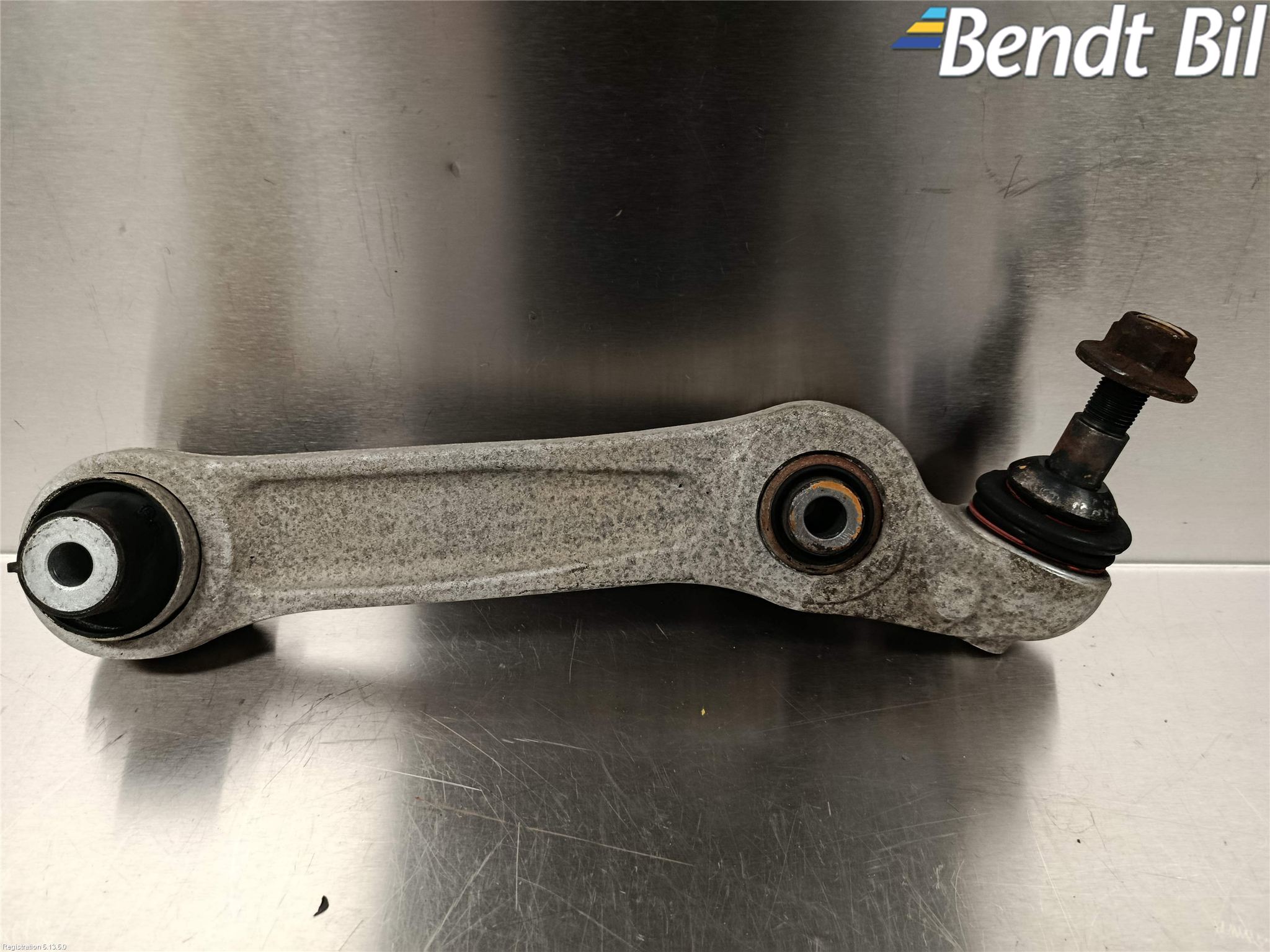 BMW 5 F10/F11/F18 09-17 Bärarm Fram Undre Hö