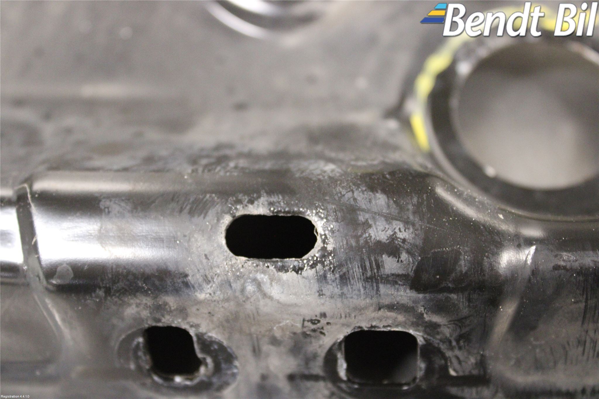 BMW 3 F30/F31/F80 12-19 Front Huvlåsplåt-Balk