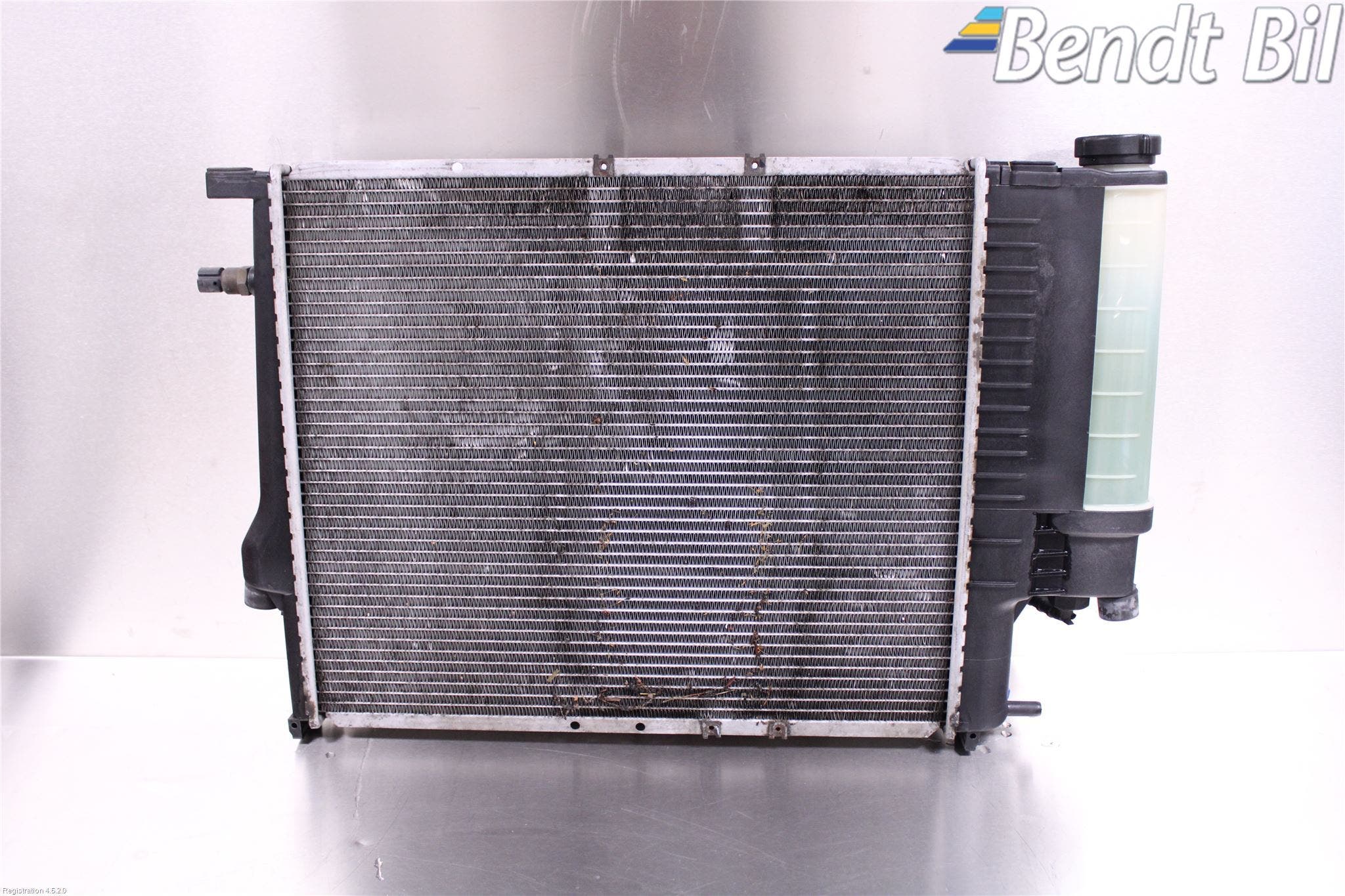 BMW 5 E34 88-96 Kylare Aut