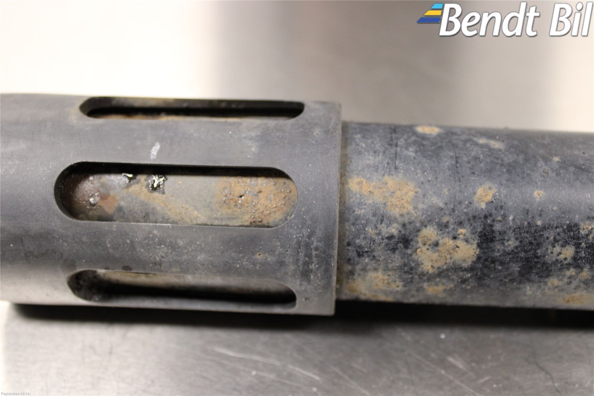 BMW 5 F10/F11/F18 09-17 Stötdämpare Bak