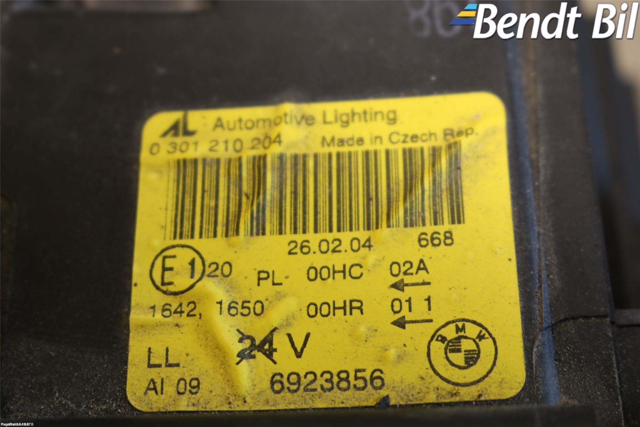 BMW X3 E83     03-10 Strålkastare Höger