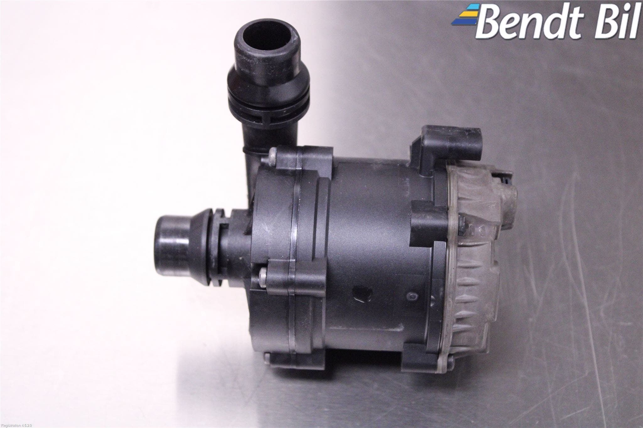 BMW 5 G30/G31/F90 17-23 Värme Cirkulationspump