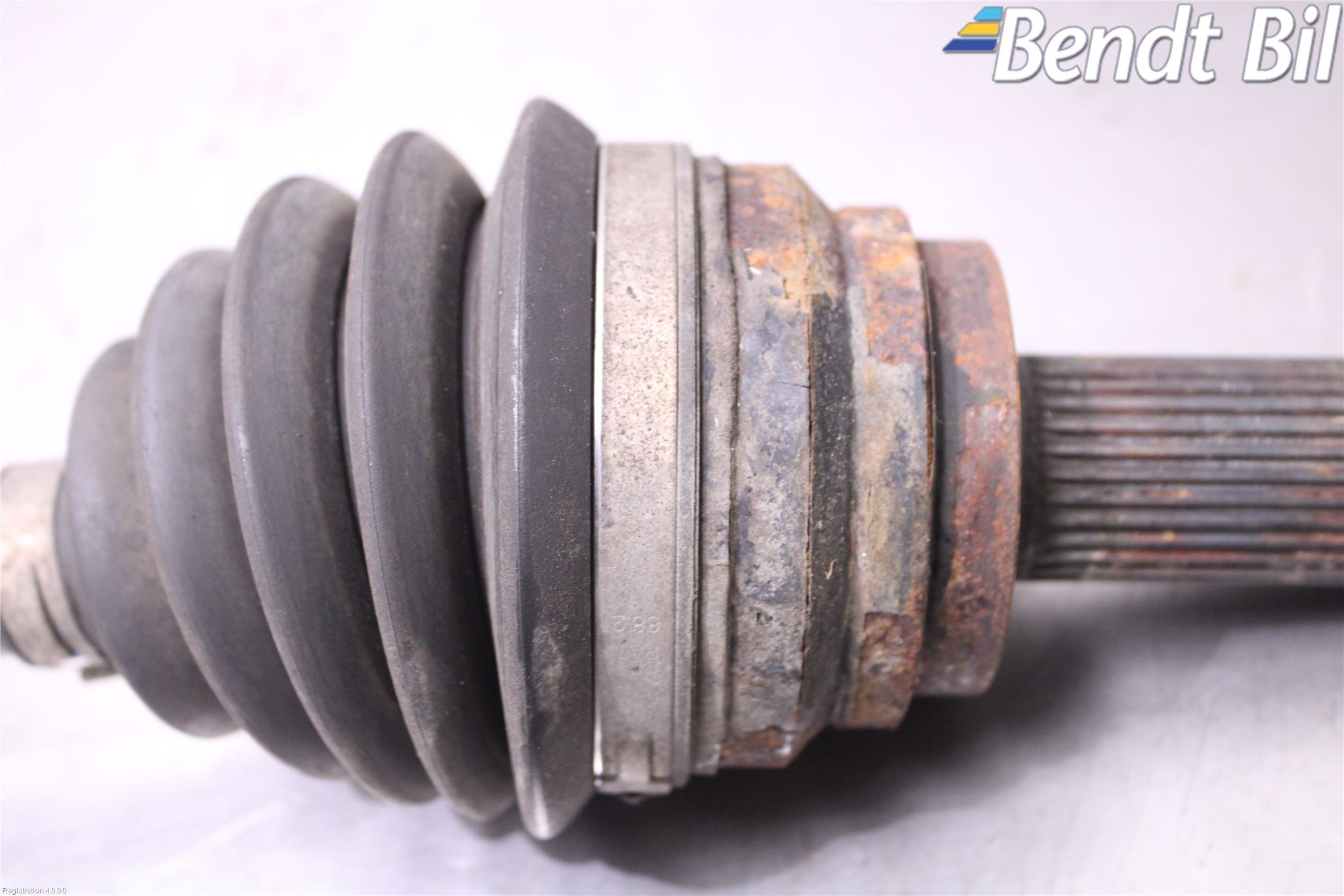 BMW X6 E71/E72   08-14 Drivaxel Fram Höger