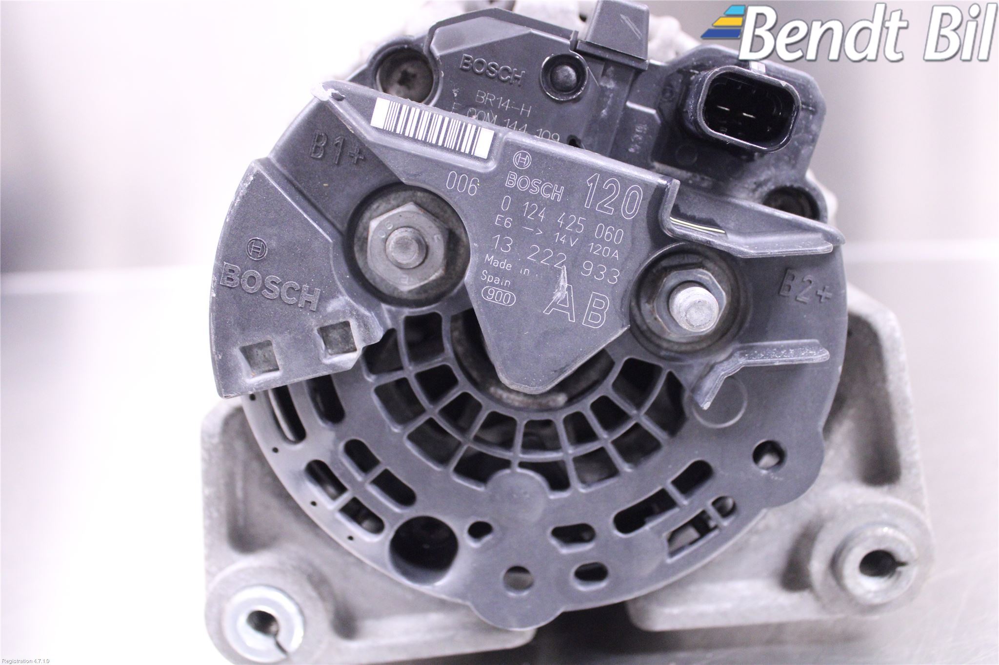 Opel ZAFIRA B 06-14 Generator