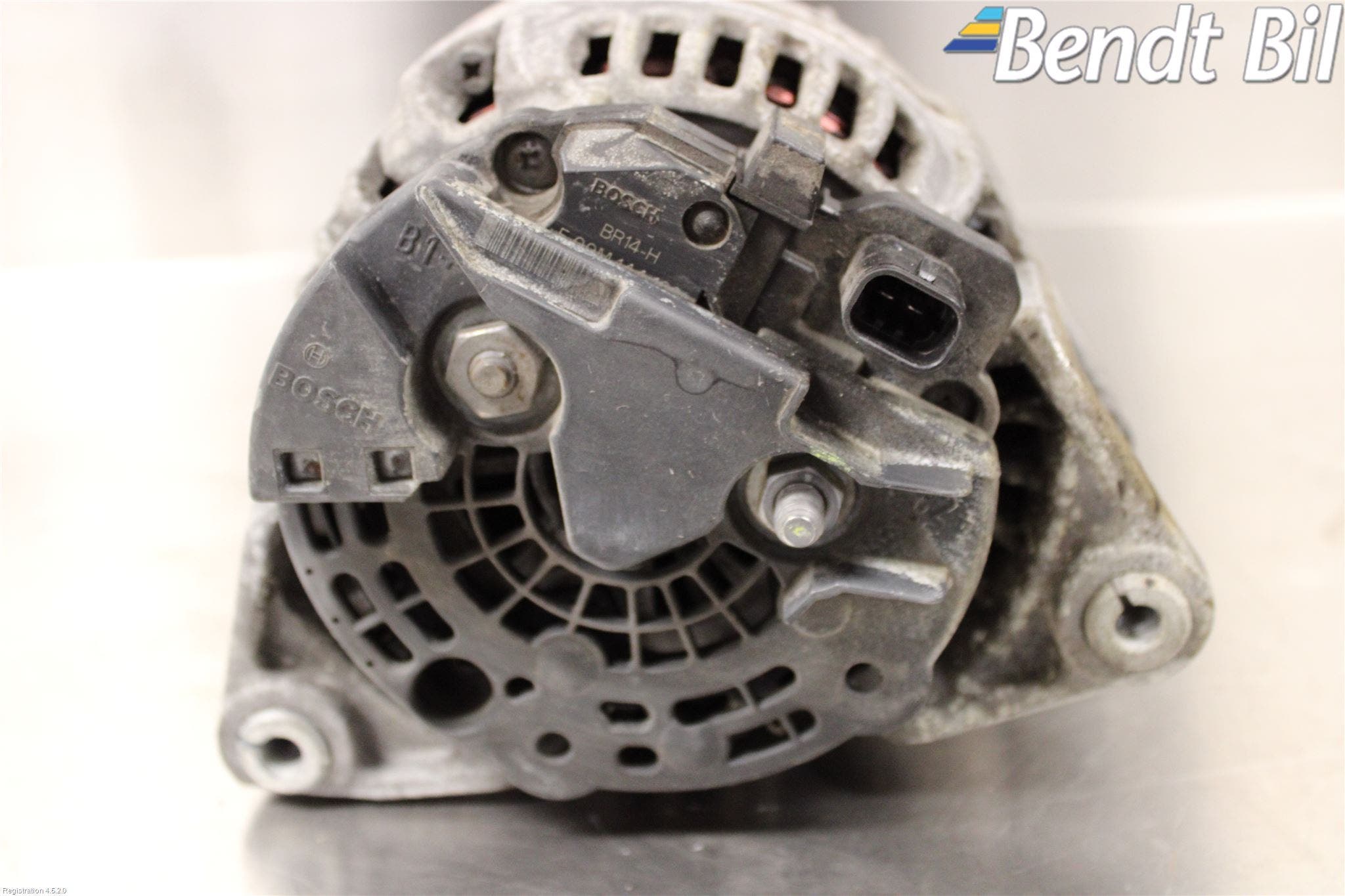 Opel CORSA D 07-14 Generator