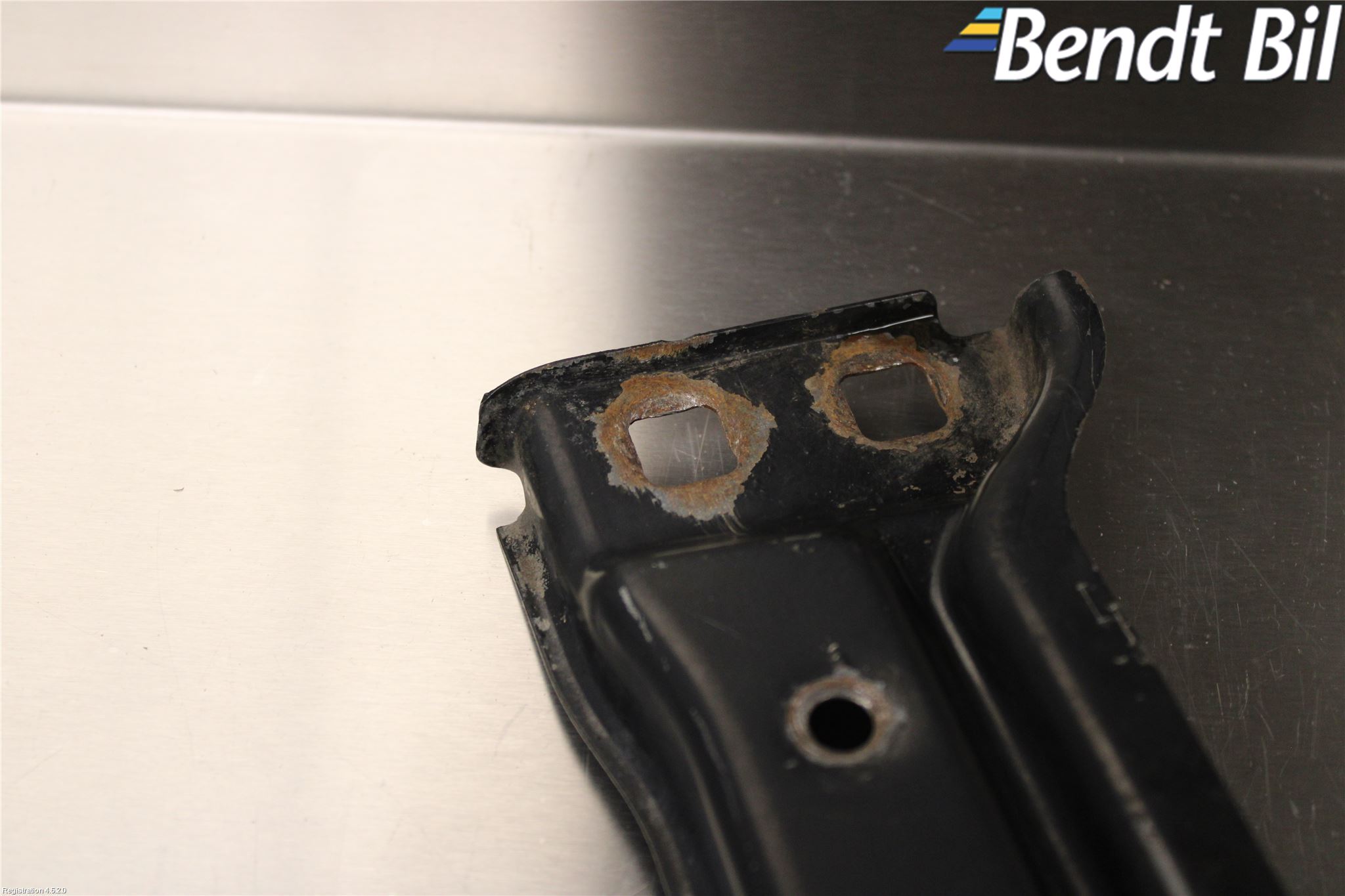 Mini COUPE R56 05-14 Front Huvlåsplåt-Balk