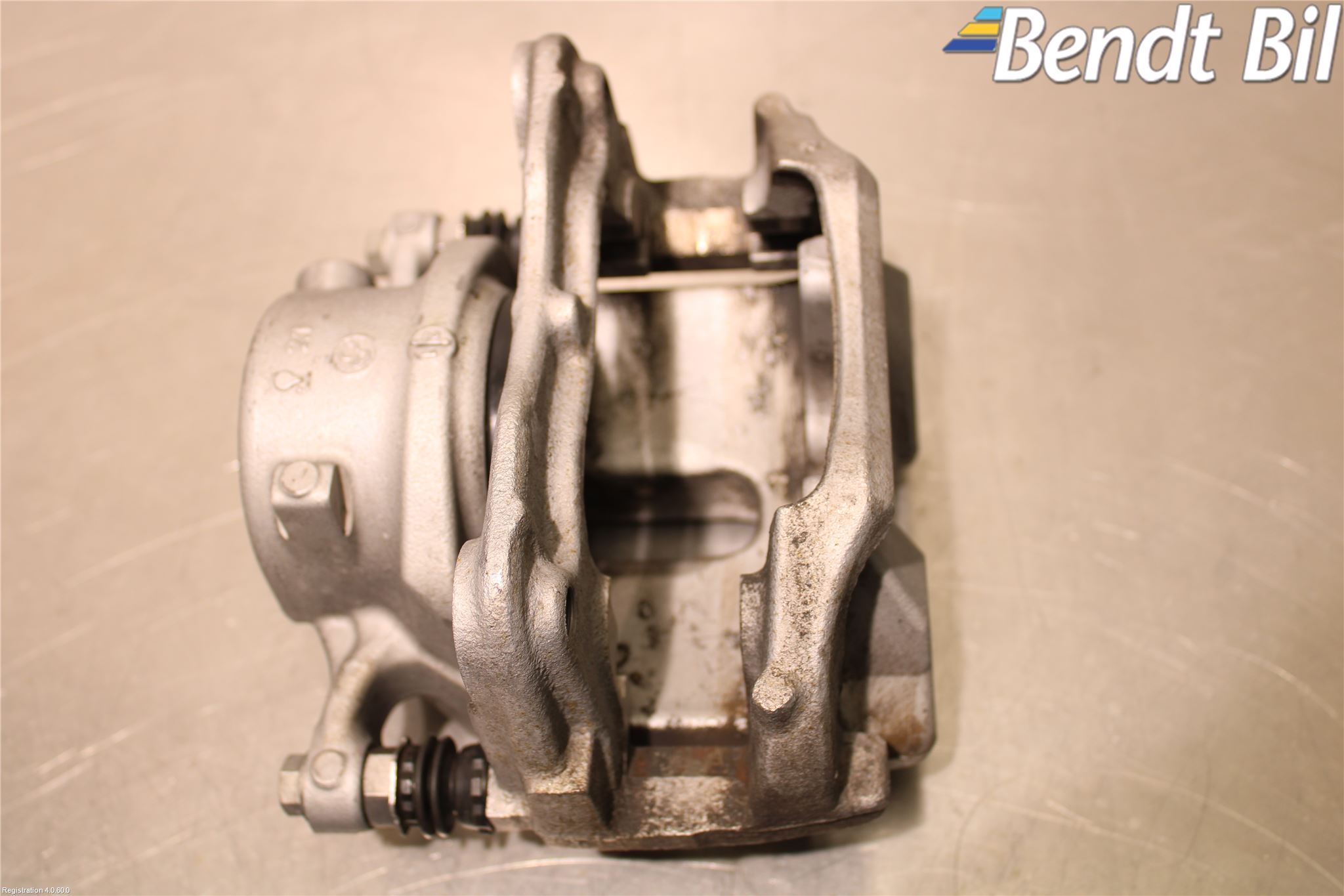 BMW 5 G30/G31/F90 17-23 Bromsok Fram Vänster